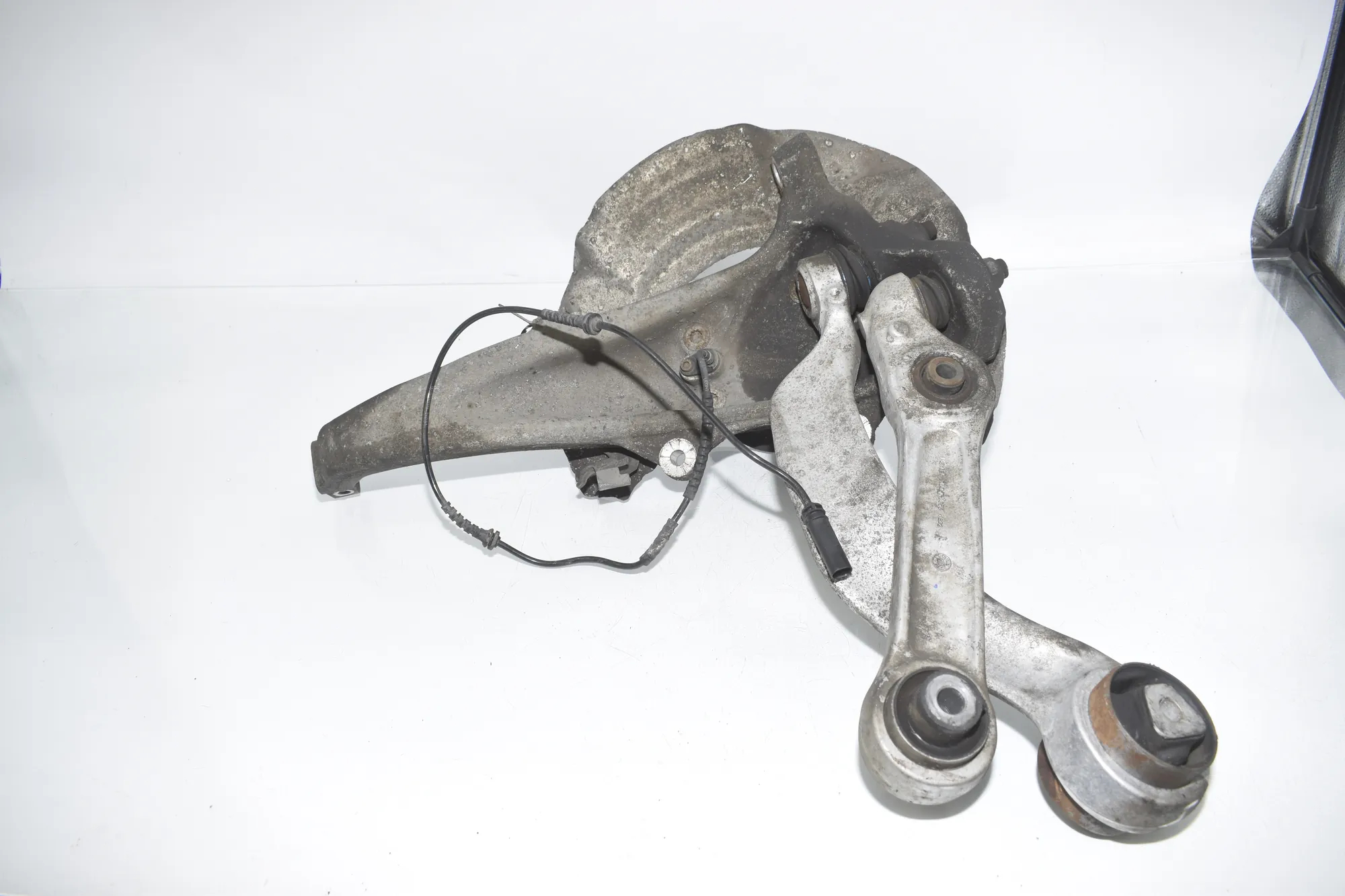 Front Left Wheel Hub – OEM 6775767 · BMW 7 (F01, F02) 750 i 2010