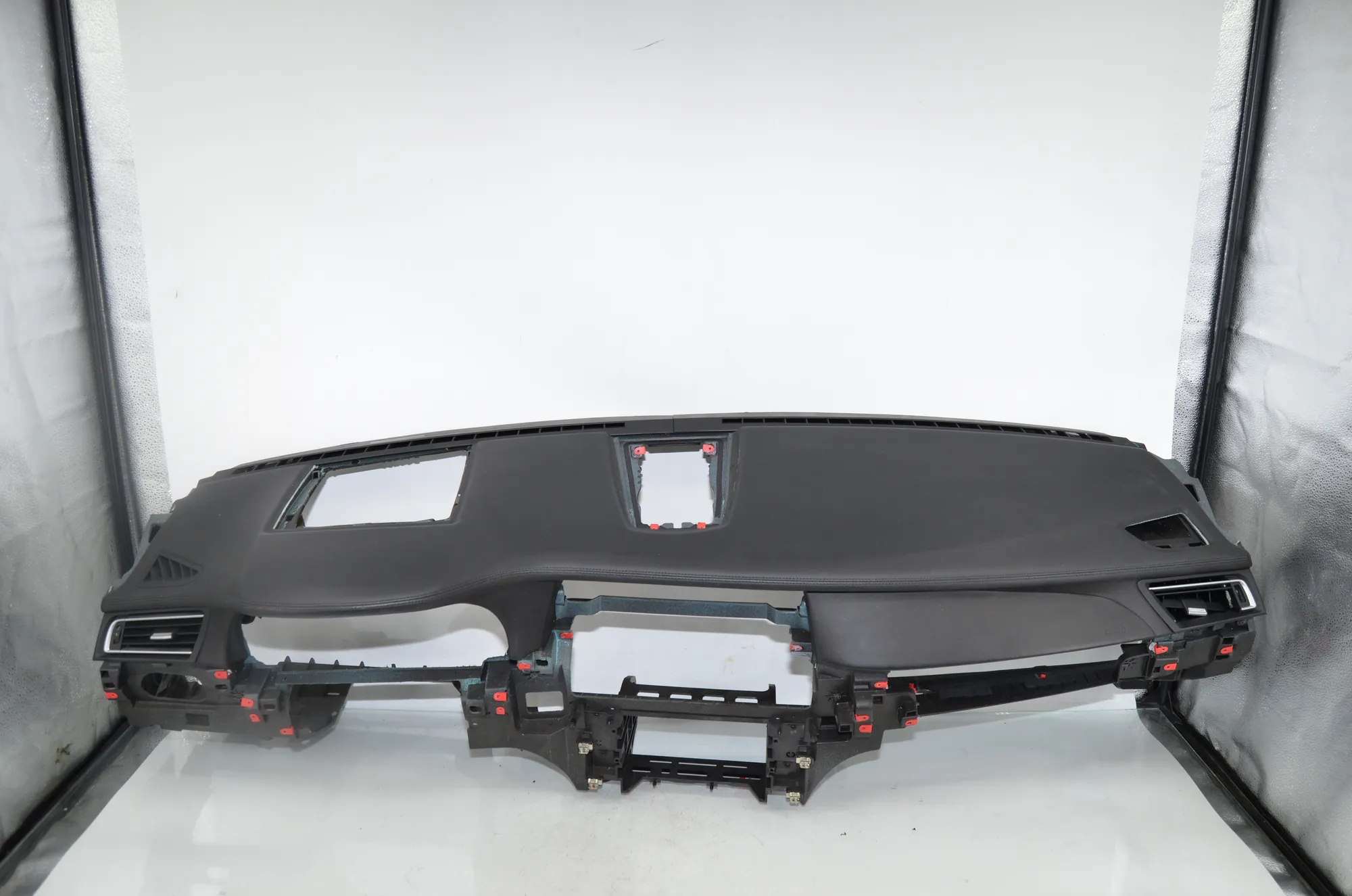Dashboard – OEM 2336460 · BMW 7 (F01, F02) 750 i 2010 – 2