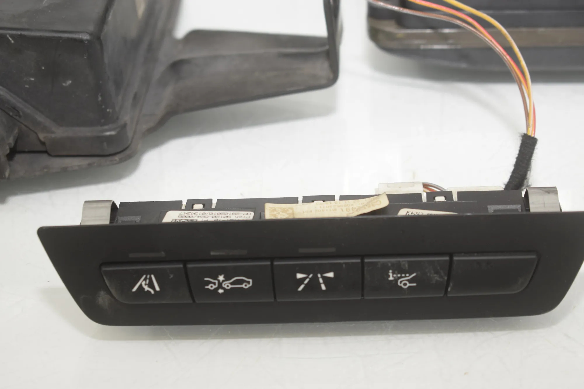 Distance Radar Sensor – OEM 9220039 · BMW 7 (F01, F02) 750 i 2010 – 4
