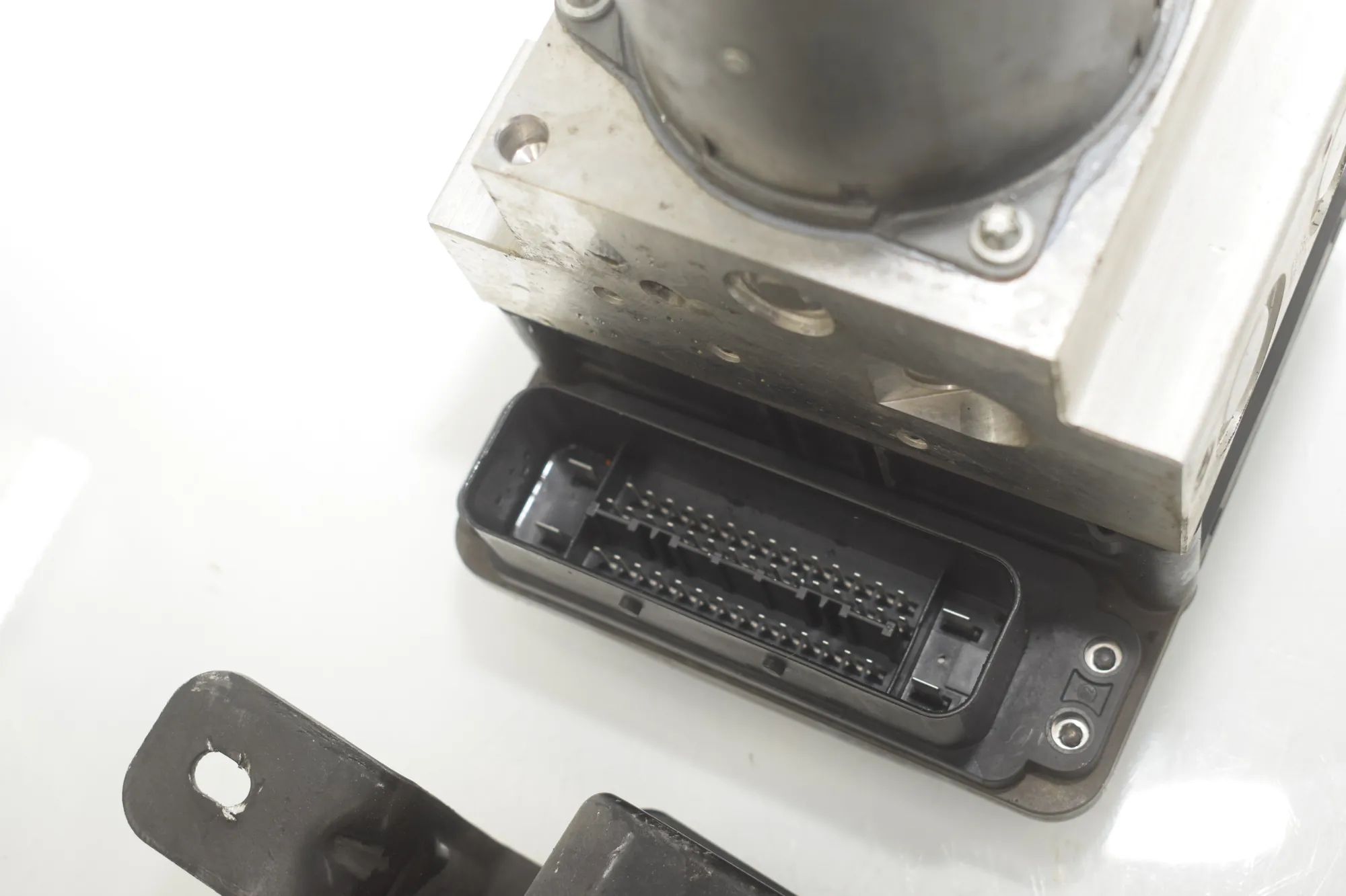 Distance Radar Sensor – OEM 9220039 · BMW 7 (F01, F02) 750 i 2010 – 10