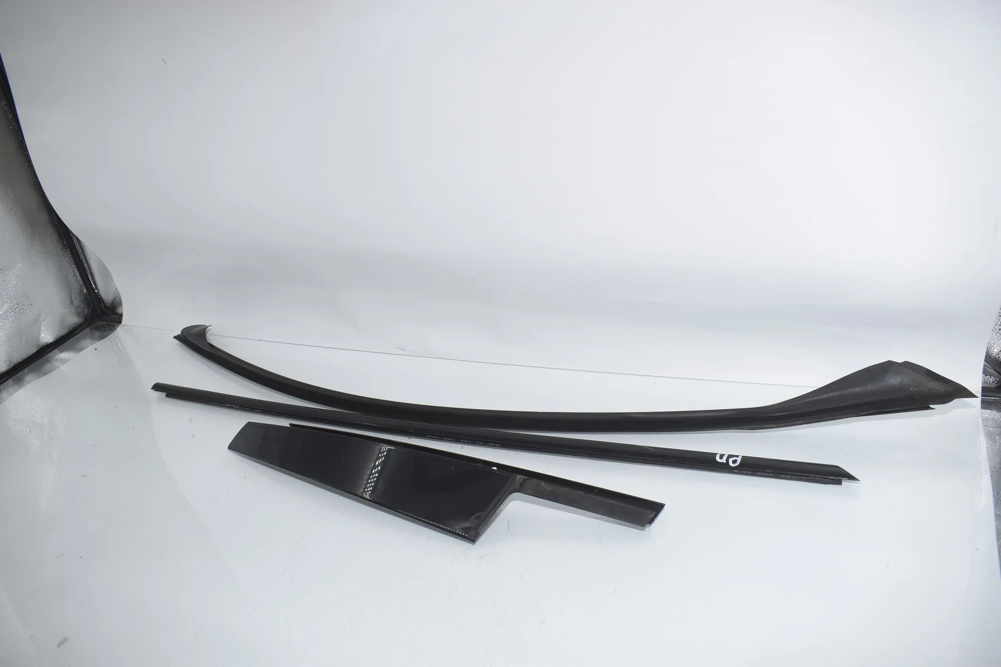 Exterior Trim Kit – OEM 7185230 · BMW 7 (F01, F02) 750 i 2010 – 2