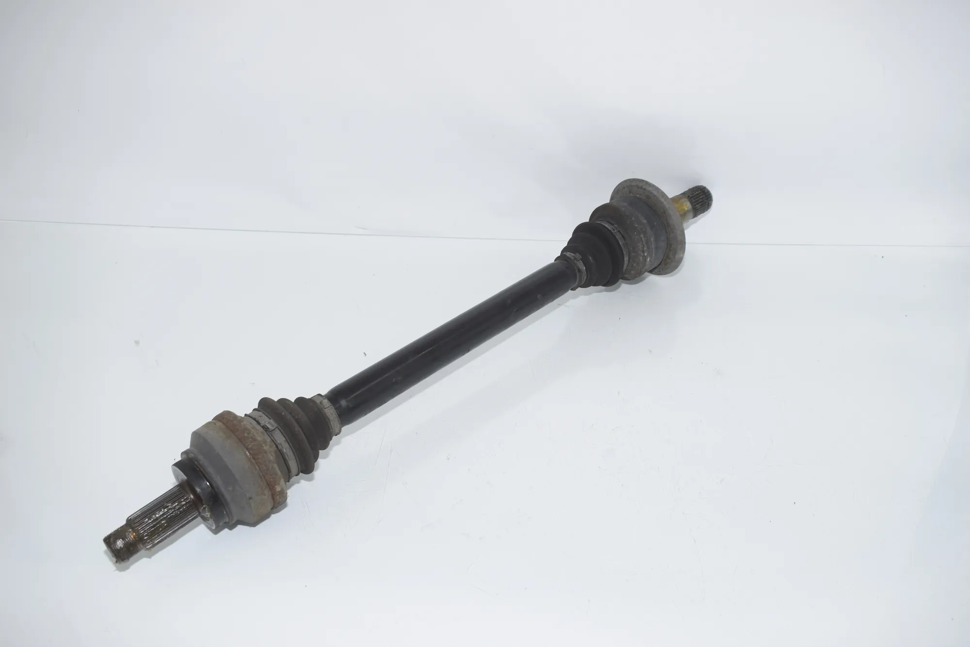 Rear Left Driveshaft – OEM 7566087 · BMW 7 (F01, F02) 750 i 2010 – 3