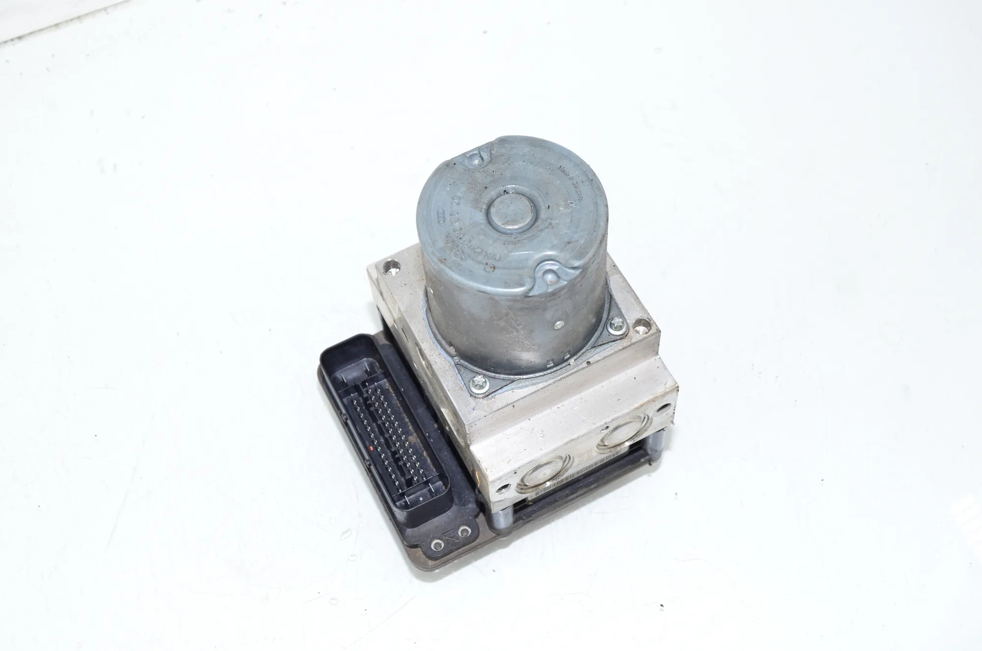 ABS Pump – OEM 6852820 · BMW 5 Touring (F11) 530 d xDrive 2011