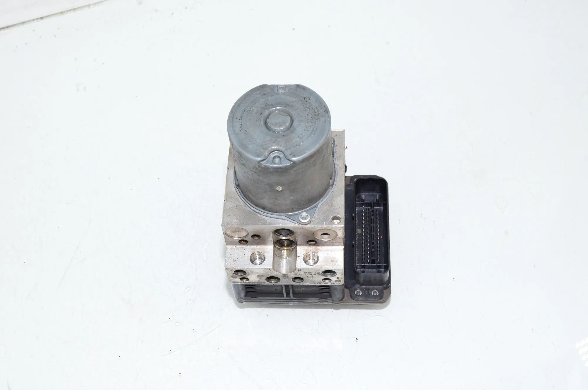 ABS Pump – OEM 6852820 · BMW 5 Touring (F11) 530 d xDrive 2011 – 2