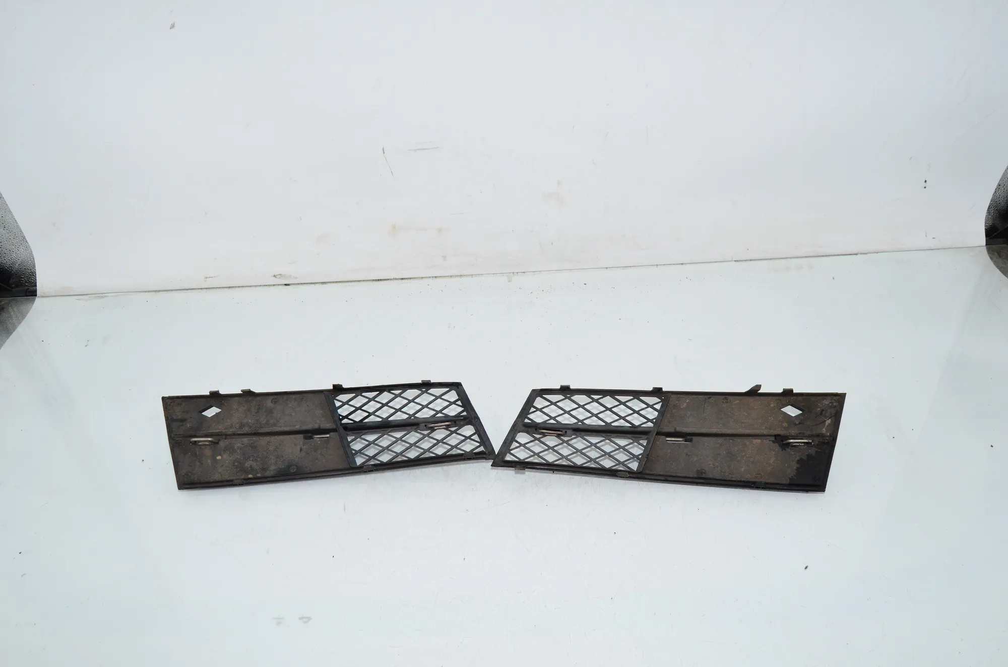 Front Bumper Lower Grill – OEM 7200700 · BMW 5 Touring (F11) 530 d xDrive 2011 – 3