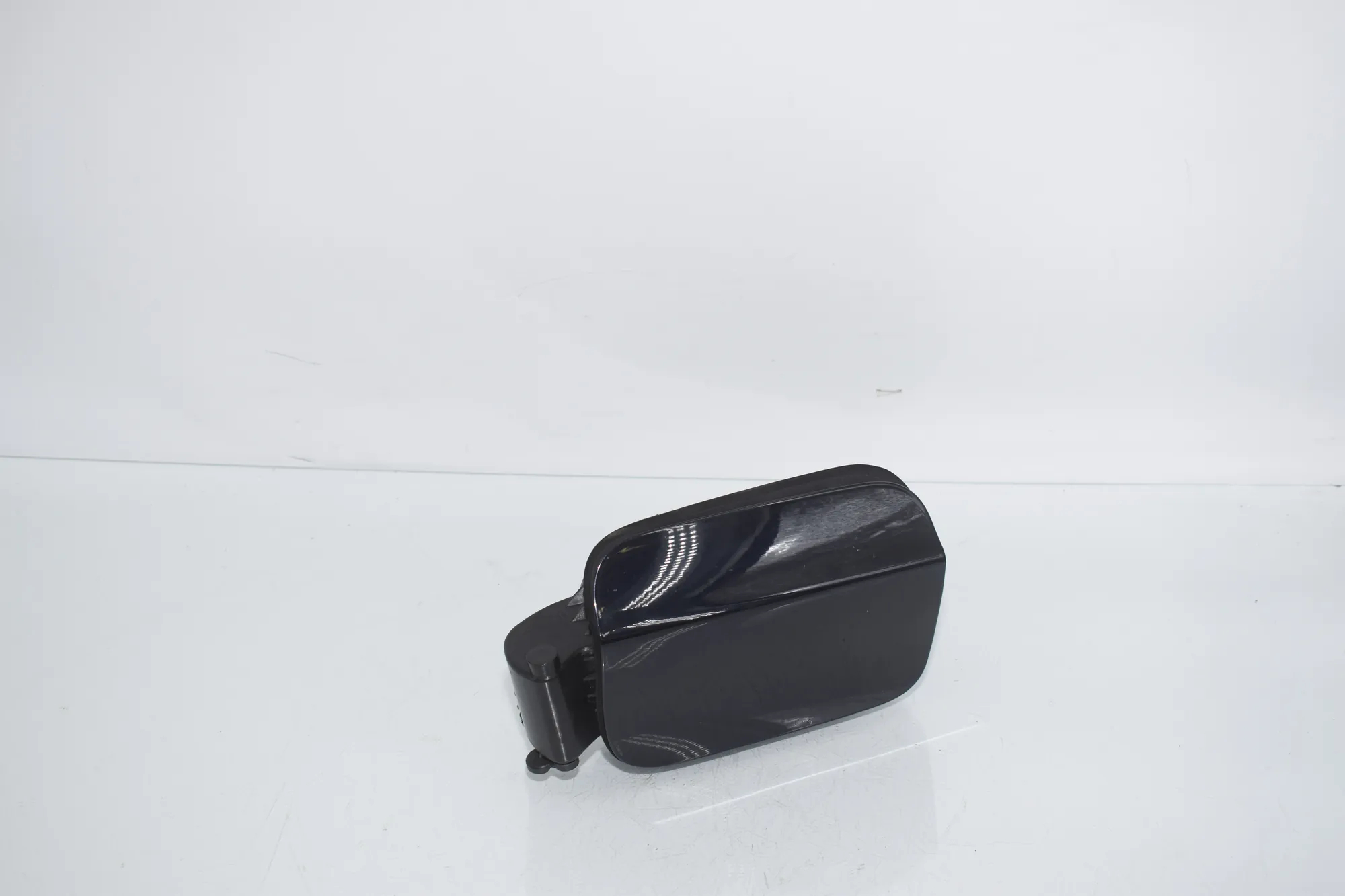 Fuel Tank Flap Cap – OEM 624118 · BMW 7 (F01, F02) 750 i 2010