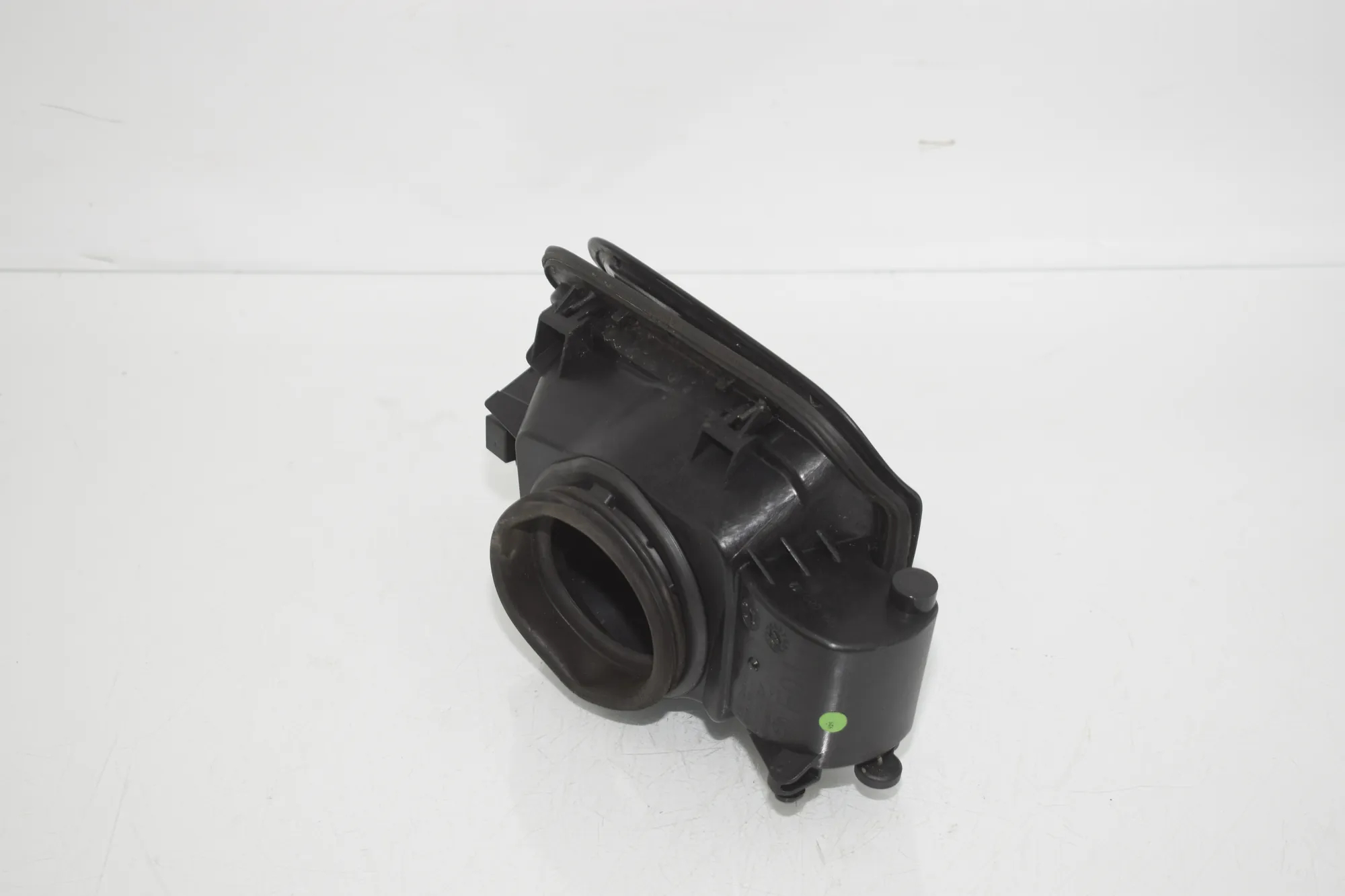 Fuel Tank Flap Cap – OEM 624118 · BMW 7 (F01, F02) 750 i 2010 – 2