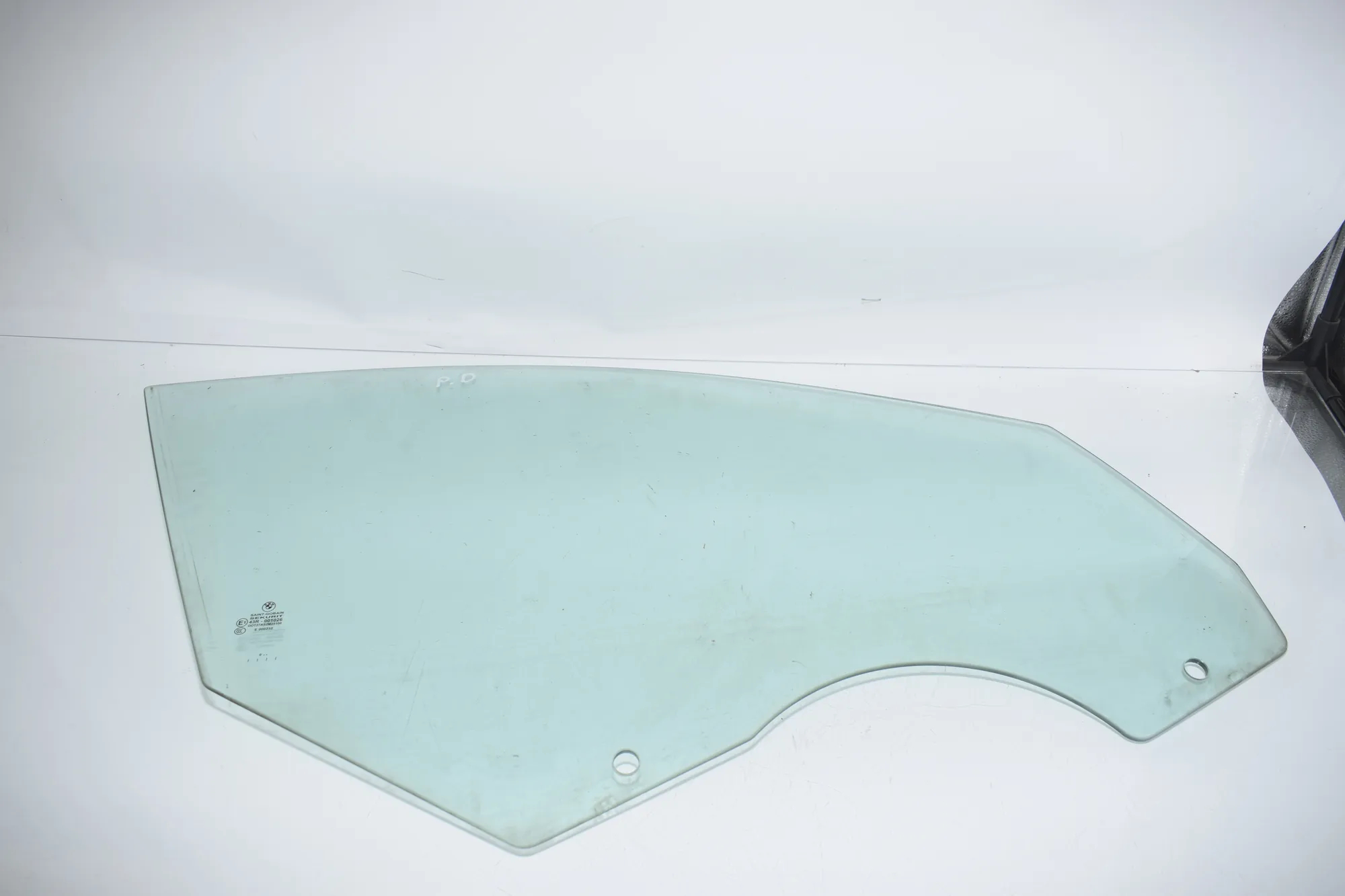 Front Right Door Window – OEM 7182084 · BMW 7 (F01, F02) 750 i 2010