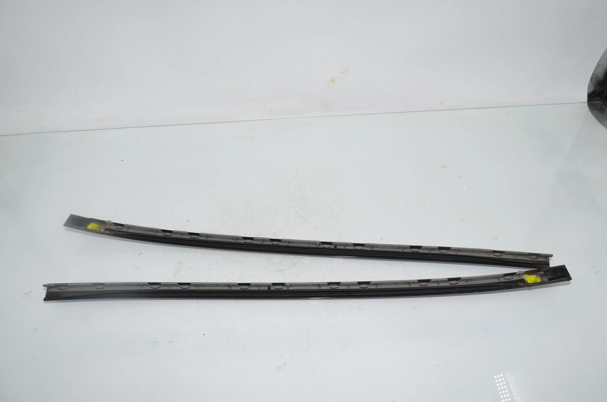 Front Windshield Trim – OEM 7362464 · BMW 5 Touring (F11) 530 d 2013 – 3