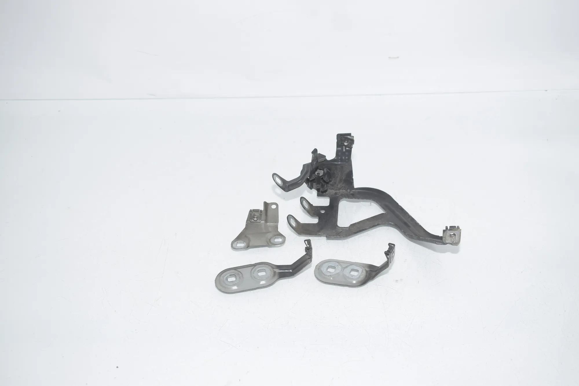 Front Left Fender Holder – OEM 7207209 · BMW 5 Touring (F11) 530 d 2013 – 2