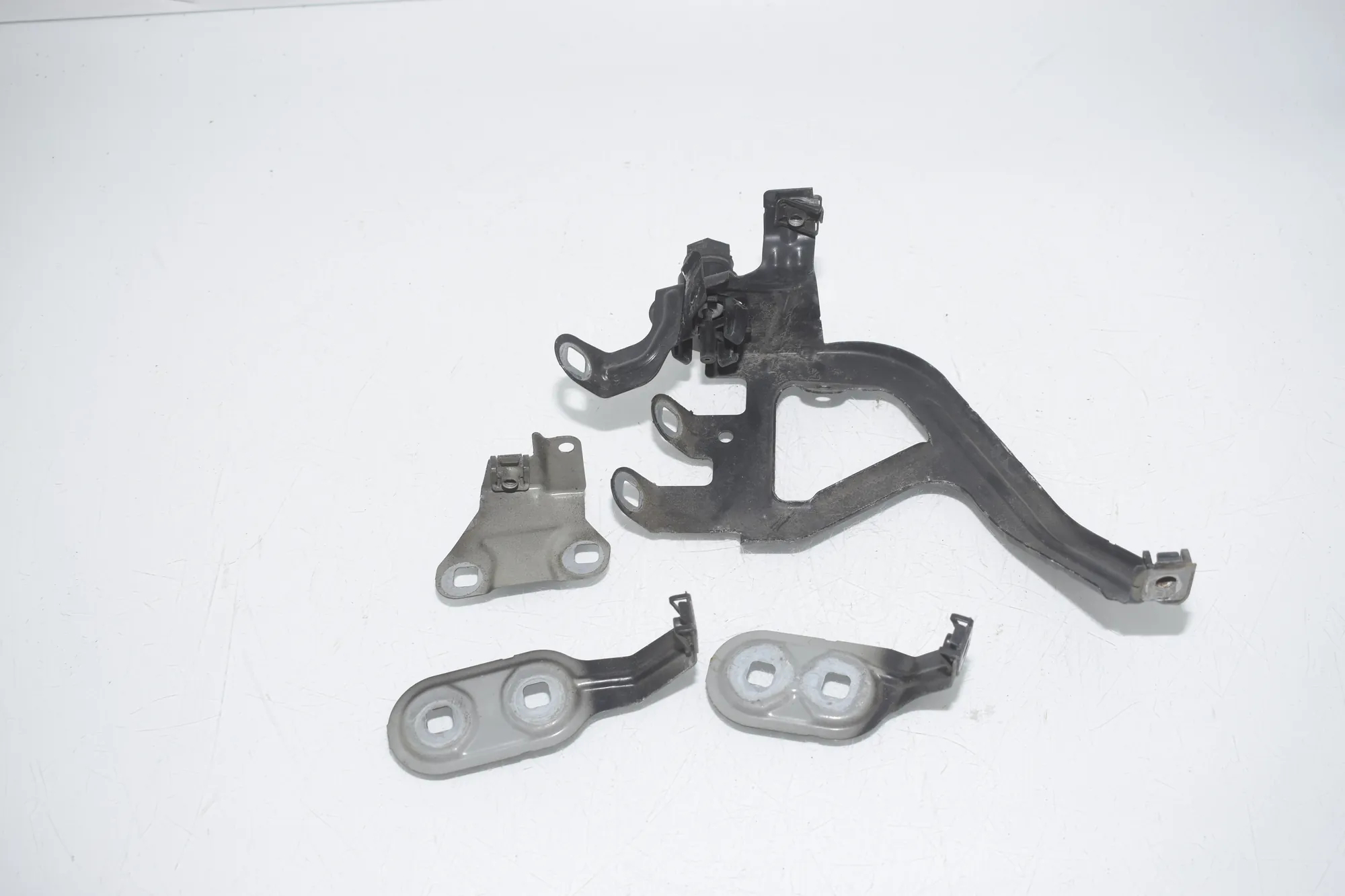 Front Left Fender Holder – OEM 7207209 · BMW 5 Touring (F11) 530 d 2013