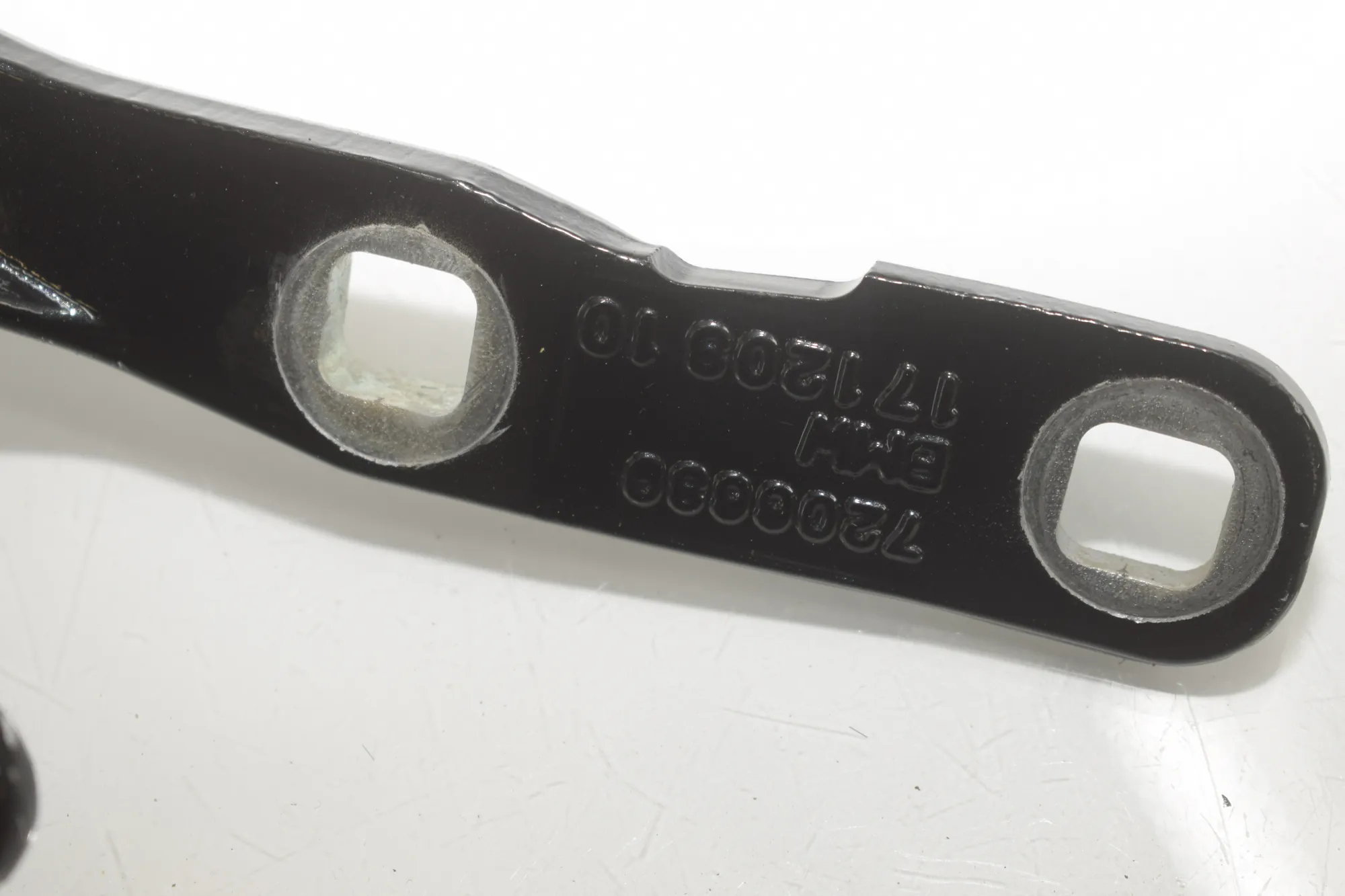 Left Side Bootlid Hinge – OEM 7206640 · BMW 5 Touring (F11) 530 d 2013 – 5