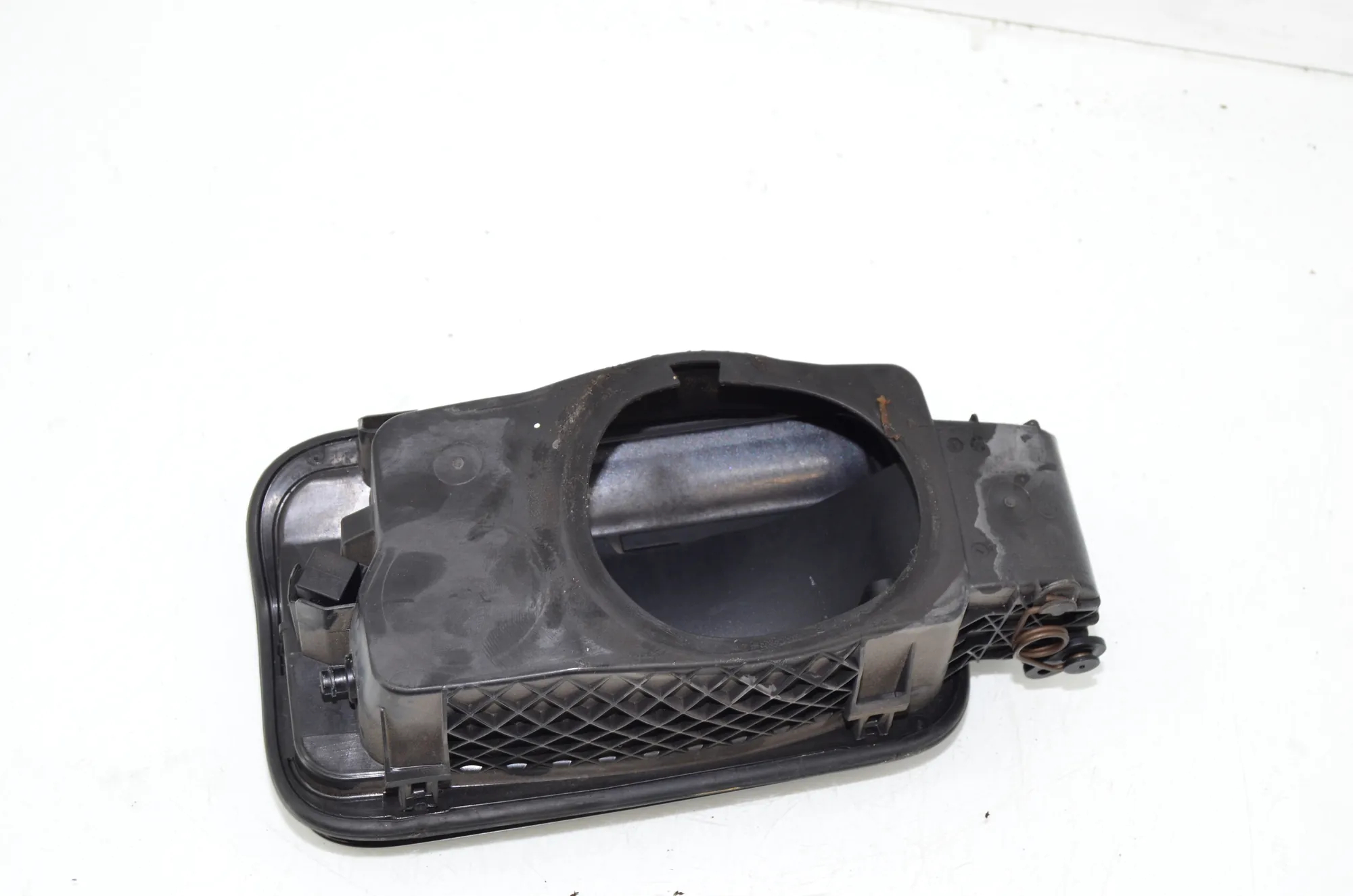 Fuel Tank Flap Cap – OEM 7206558 · BMW 5 Touring (F11) 530 d xDrive 2011 – 3