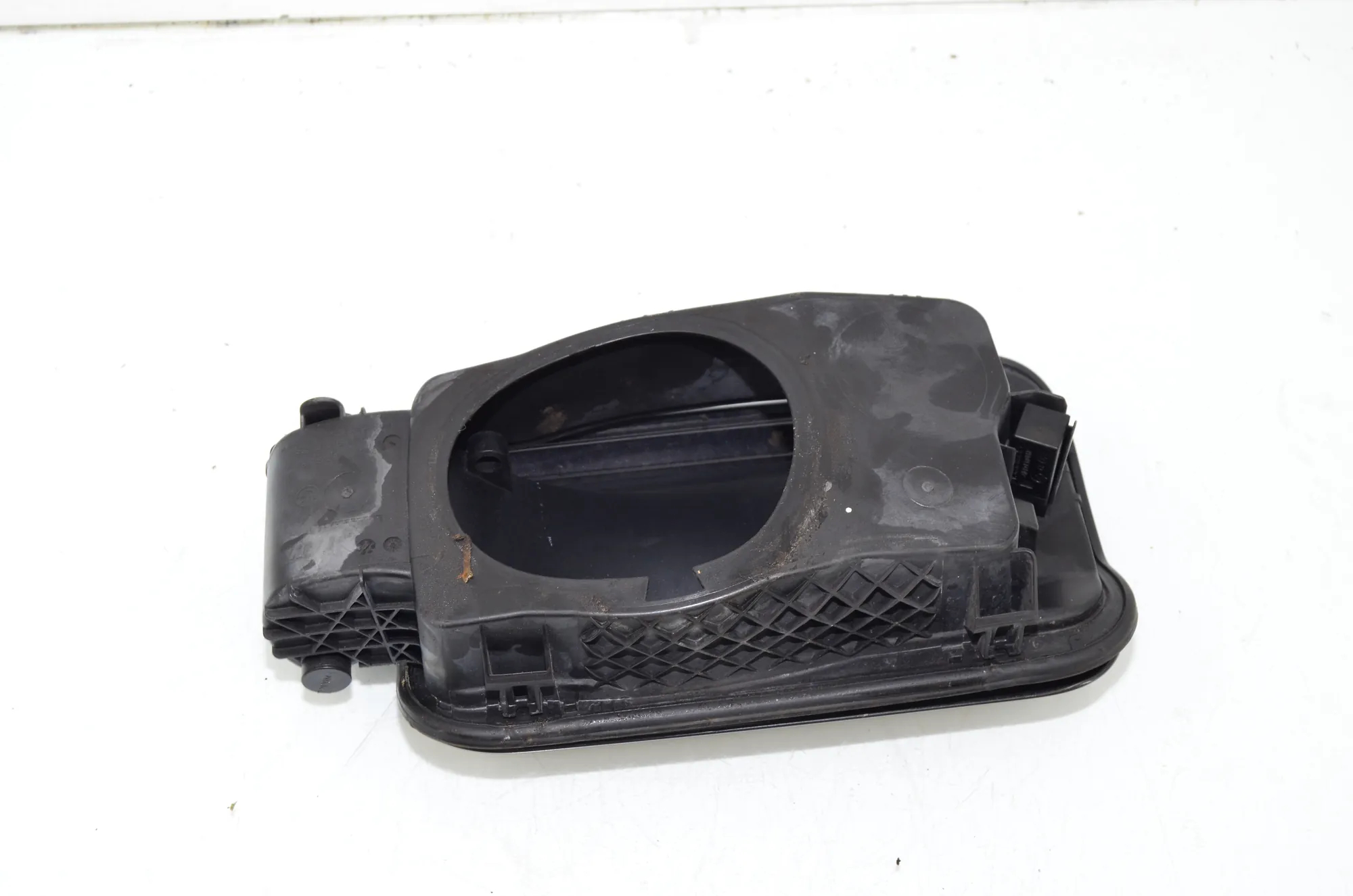 Fuel Tank Flap Cap – OEM 7206558 · BMW 5 Touring (F11) 530 d xDrive 2011 – 4