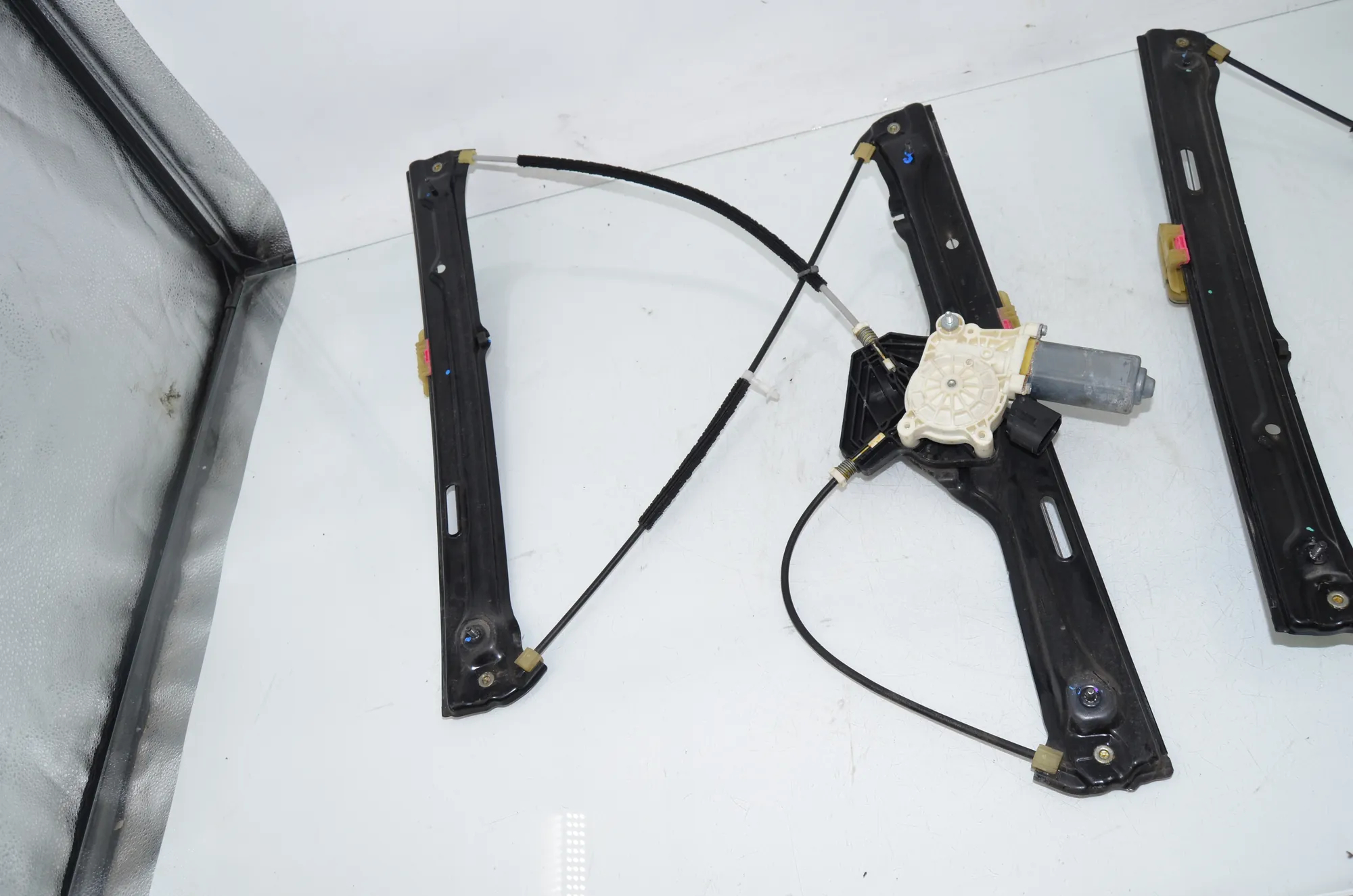 Front Left Door Window Regulator – OEM 7286483 · BMW X5 (F15, F85) M 50 d 2014 – 4