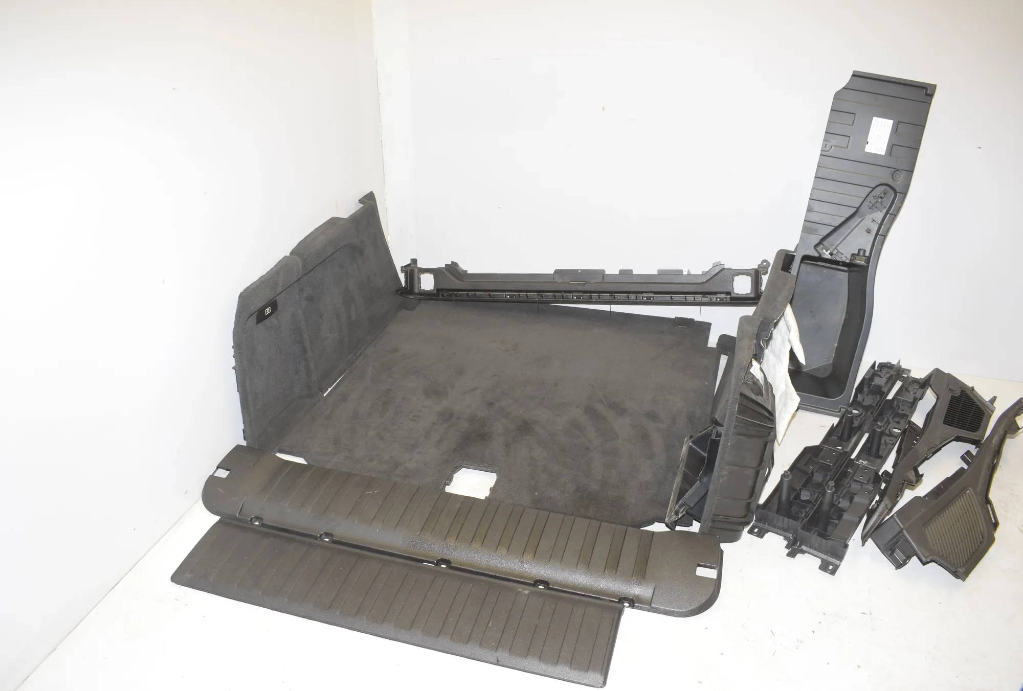 Trunk Trim Kit – OEM 7326490 · BMW X5 (F15, F85) M 50 d 2014 – 6