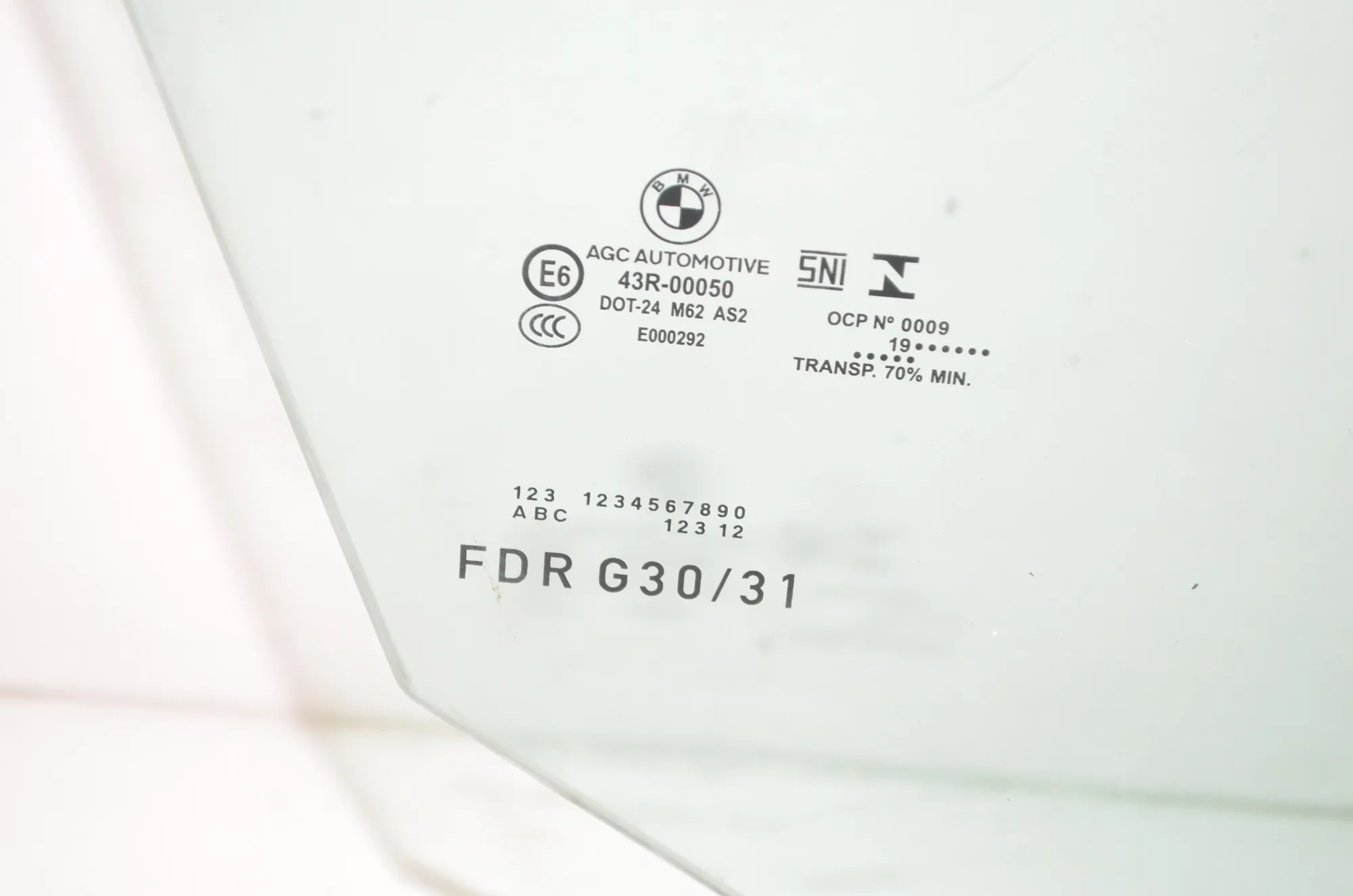Front Right Door Window – OEM 7339456 · BMW 5 (G30) (2016 - -) 530 e iPerformance 2019 – 4