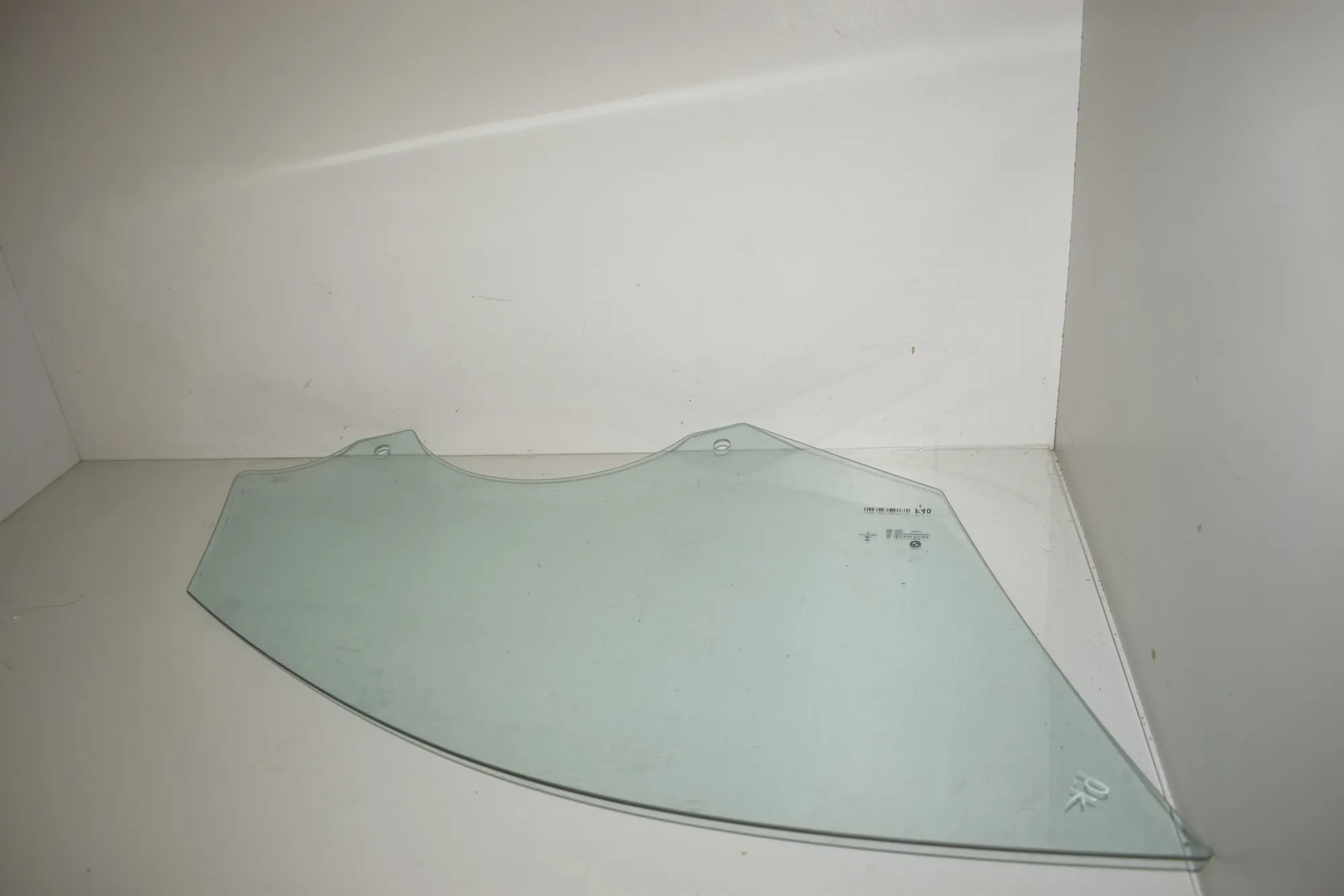 Front Left Door Window – OEM 7448059 · BMW 1 (F40) (2019 - -) (F40)118i 2020 – 4