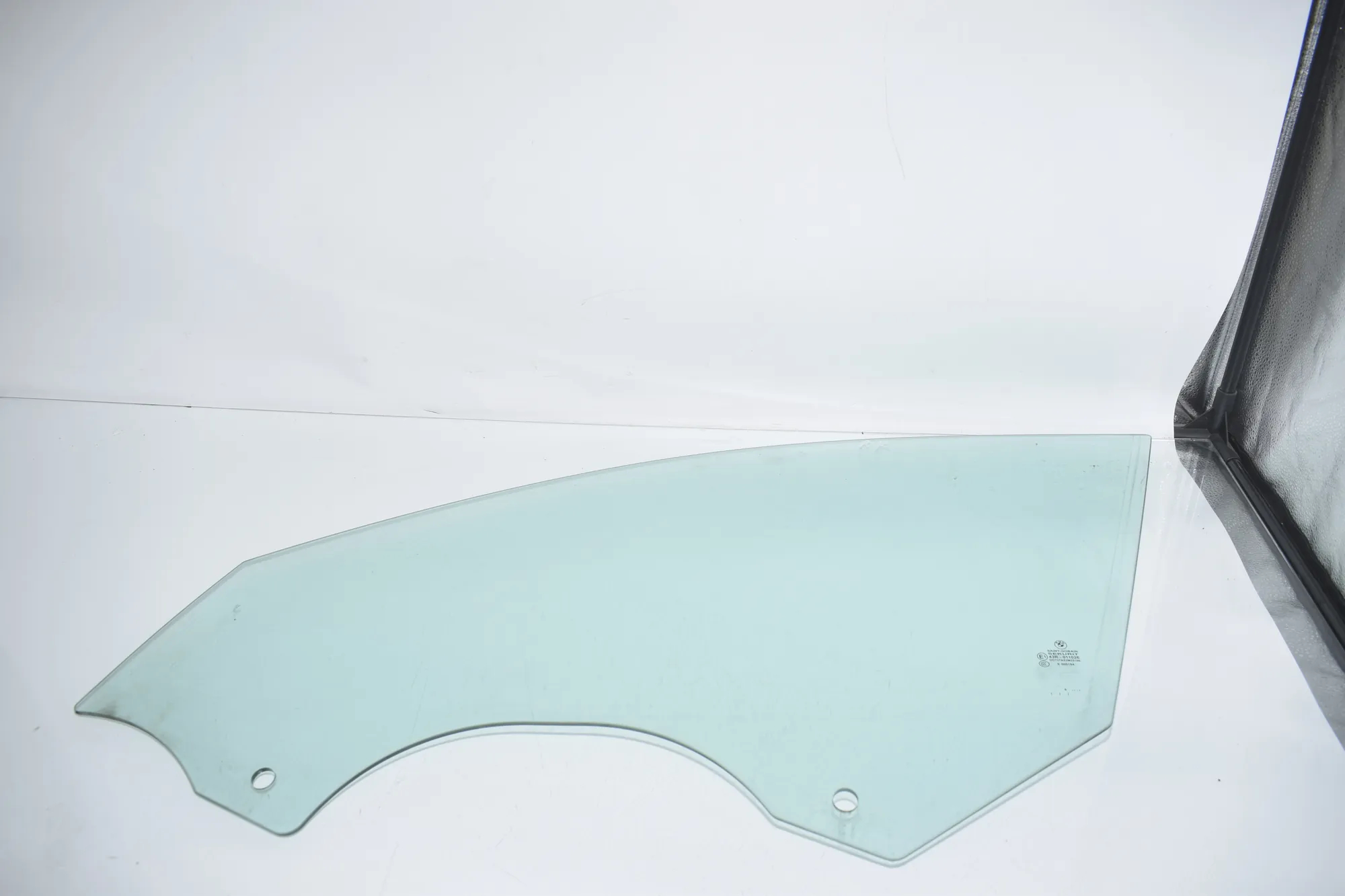 Front Left Door Window – OEM 7337981 · BMW 7 (G11, G12) 750 d, Ld xDrive 2016