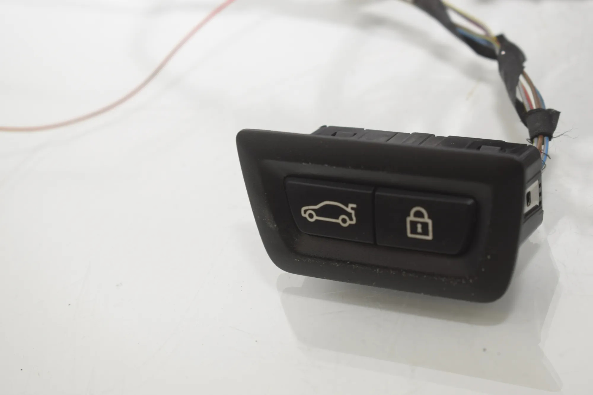 Electric Tailgate Opening Kit – OEM 7284597 · BMW 7 (F01, F02) 750 i 2010 – 10