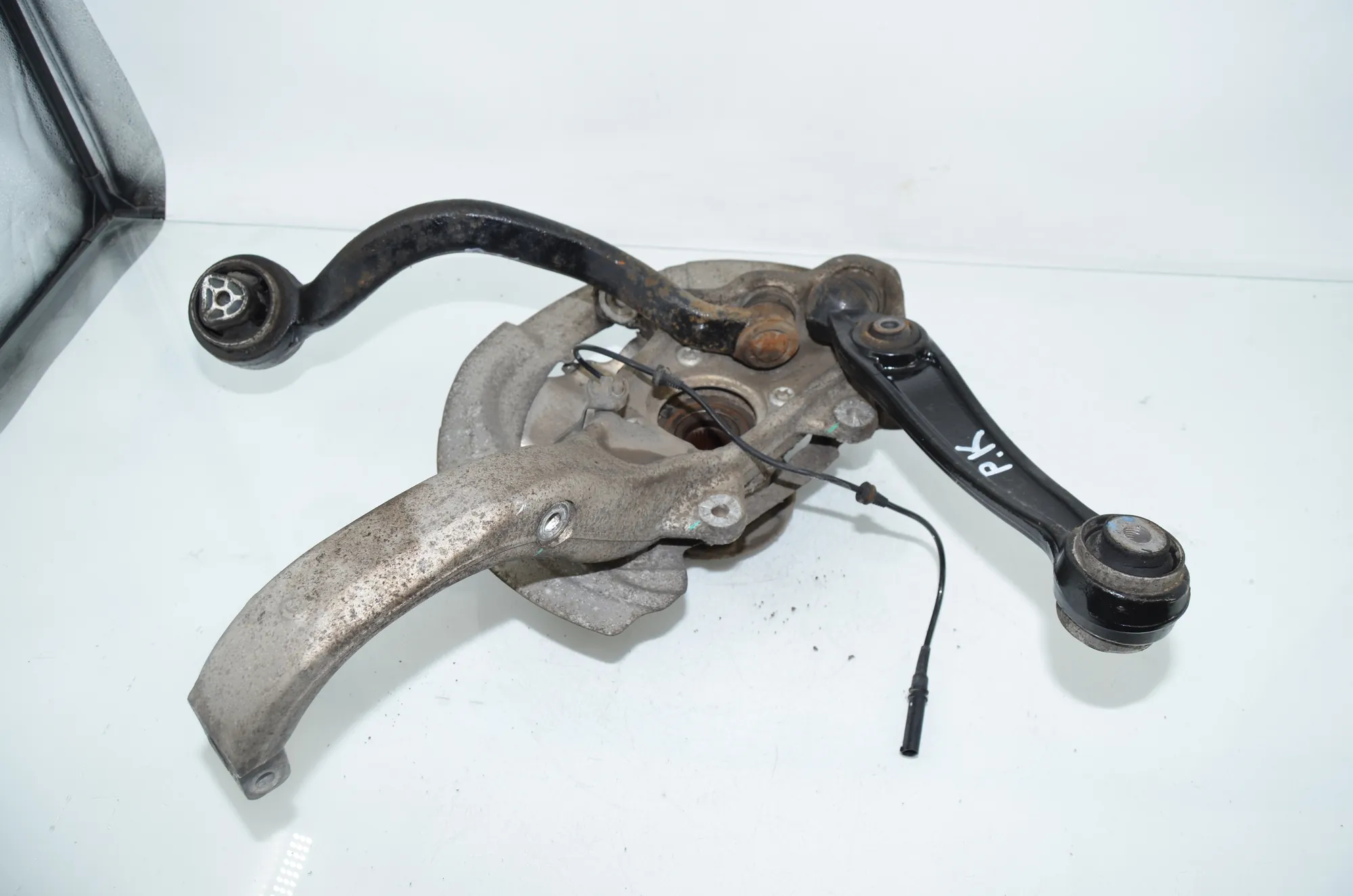 Front Left Wheel Hub – OEM 6869869 · BMW X5 (F15, F85) M 50 d 2014 – 4