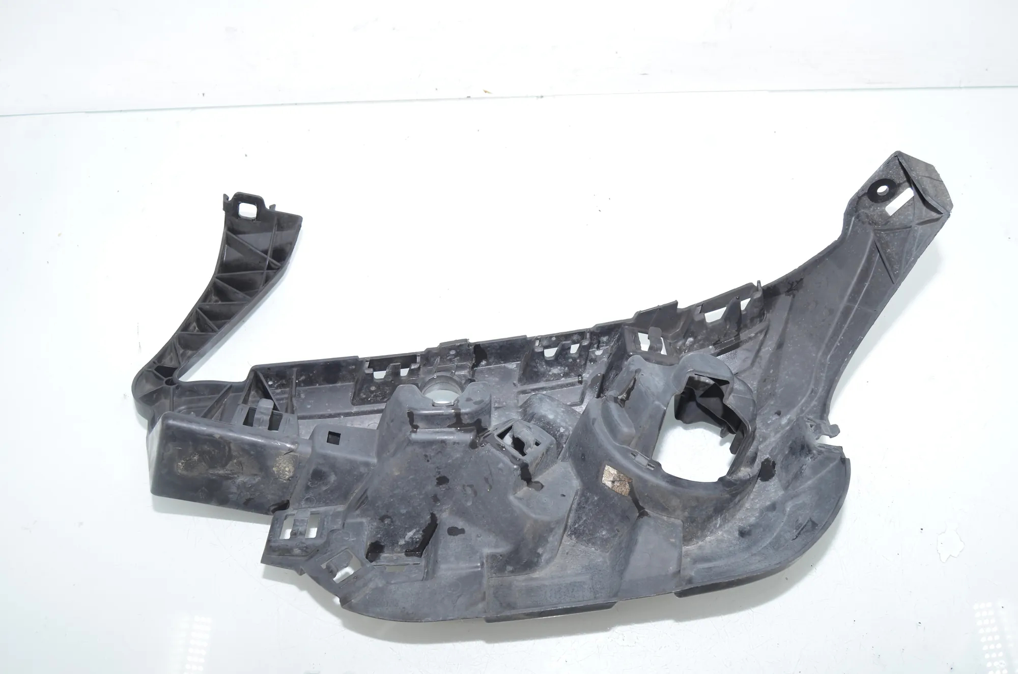 Front Right Bumper Bracket – OEM 7212956 · BMW X3 (F25) xDrive 30 d 2014 – 3