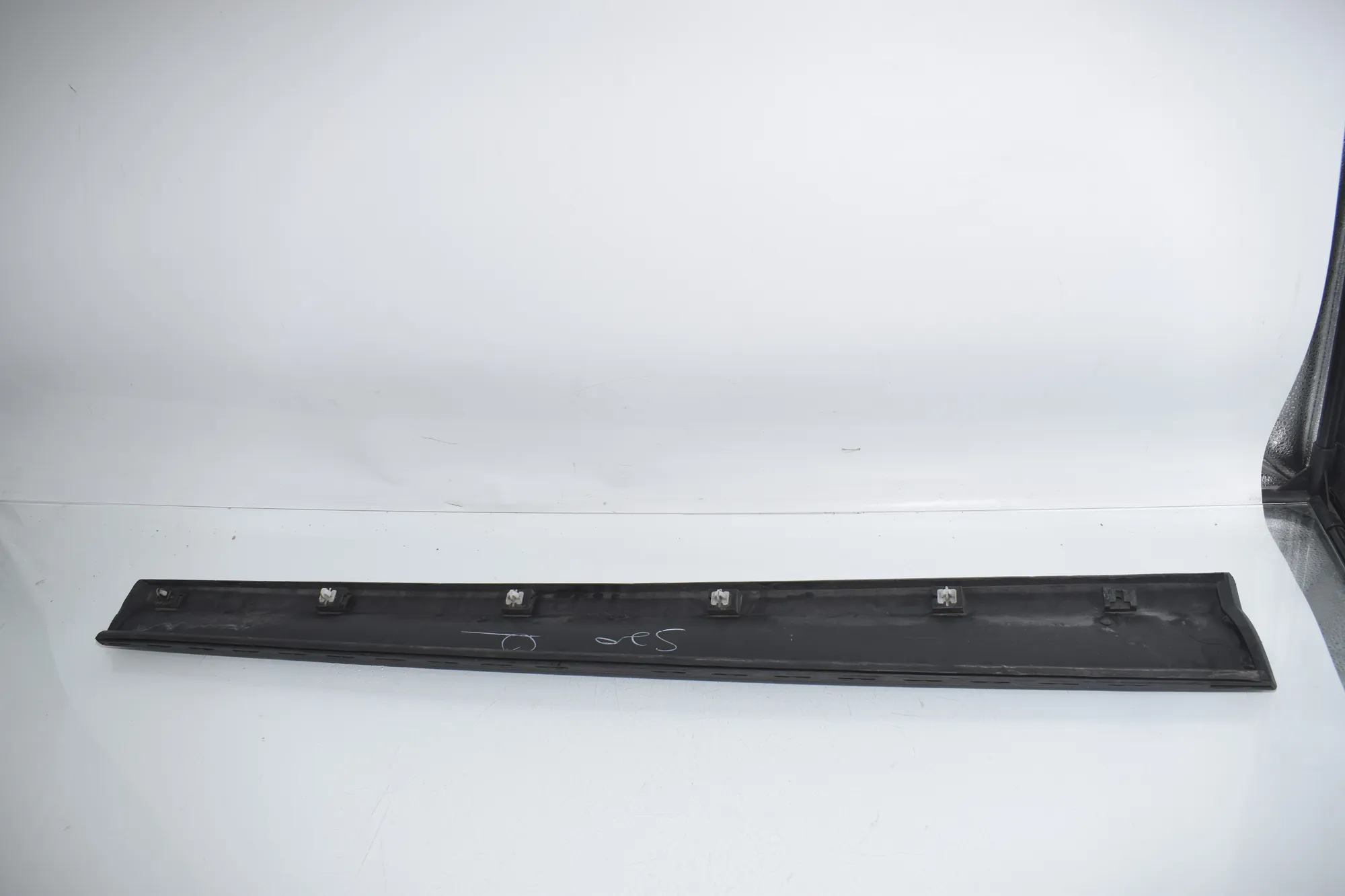 Front Right Door Molding – OEM 7220610 · BMW X3 (F25) xDrive 30 d 2014 – 2