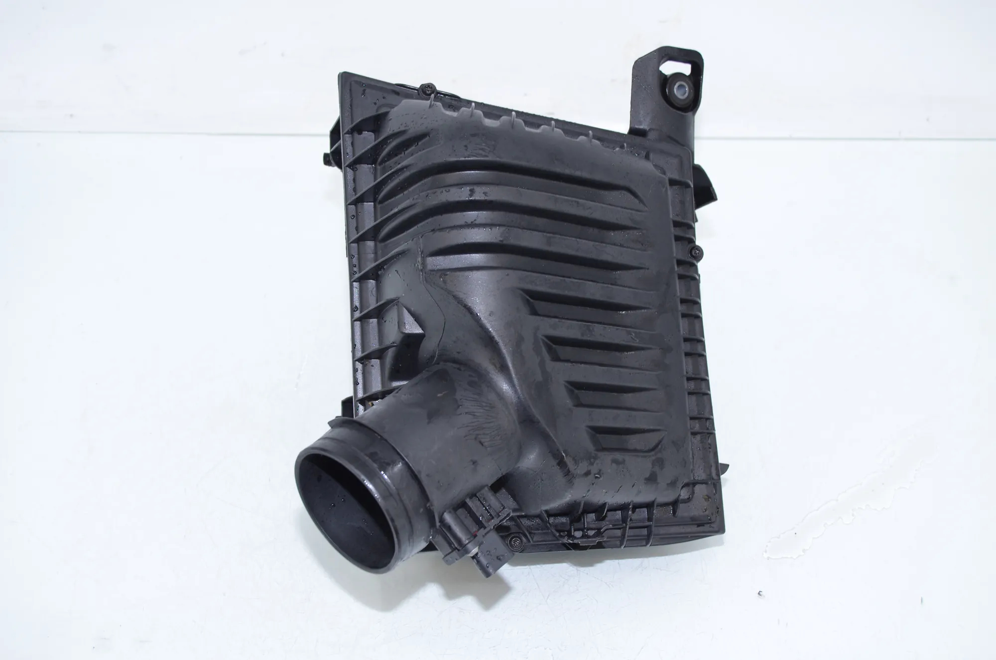 Air Filter Box – OEM 8513916 · BMW 2 Gran Tourer (F46) 220 d xDrive 2018