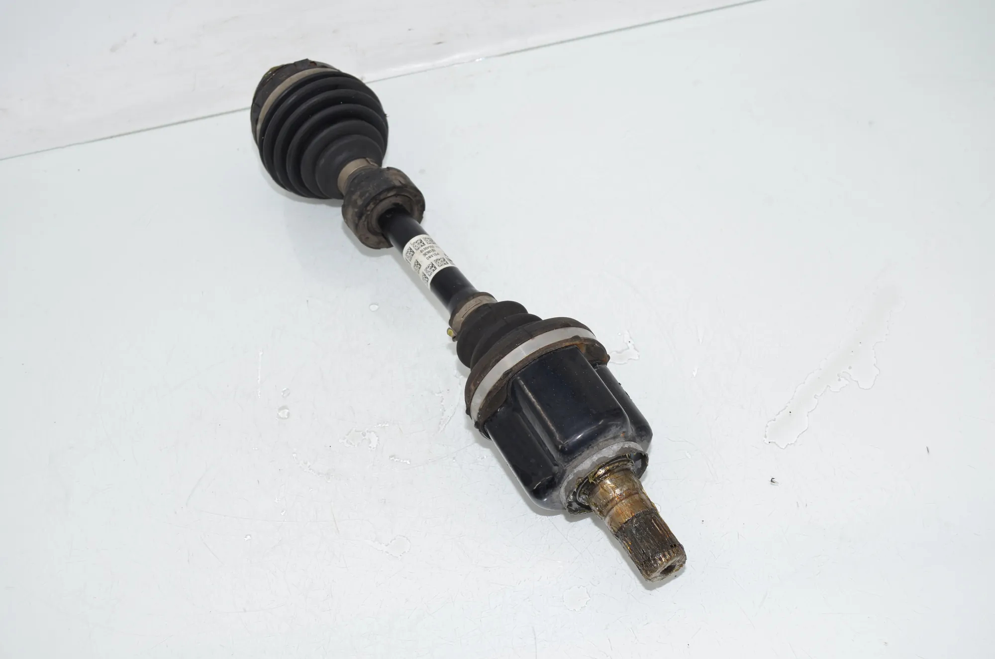 Front Left Driveshaft – OEM 8482645 · BMW 2 Gran Tourer (F46) 220 d xDrive 2018 – 2