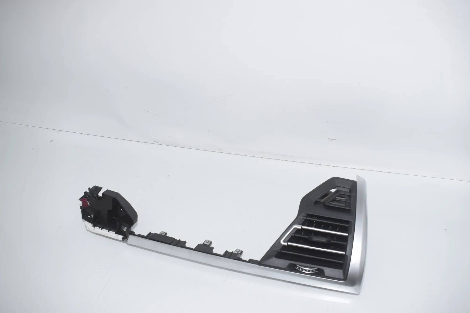 Dashboard Trim – OEM 5A3BB20 · BMW X1 (U11) BMW X1 (U11) BMW X1 (U11) IX1 2022 – 2