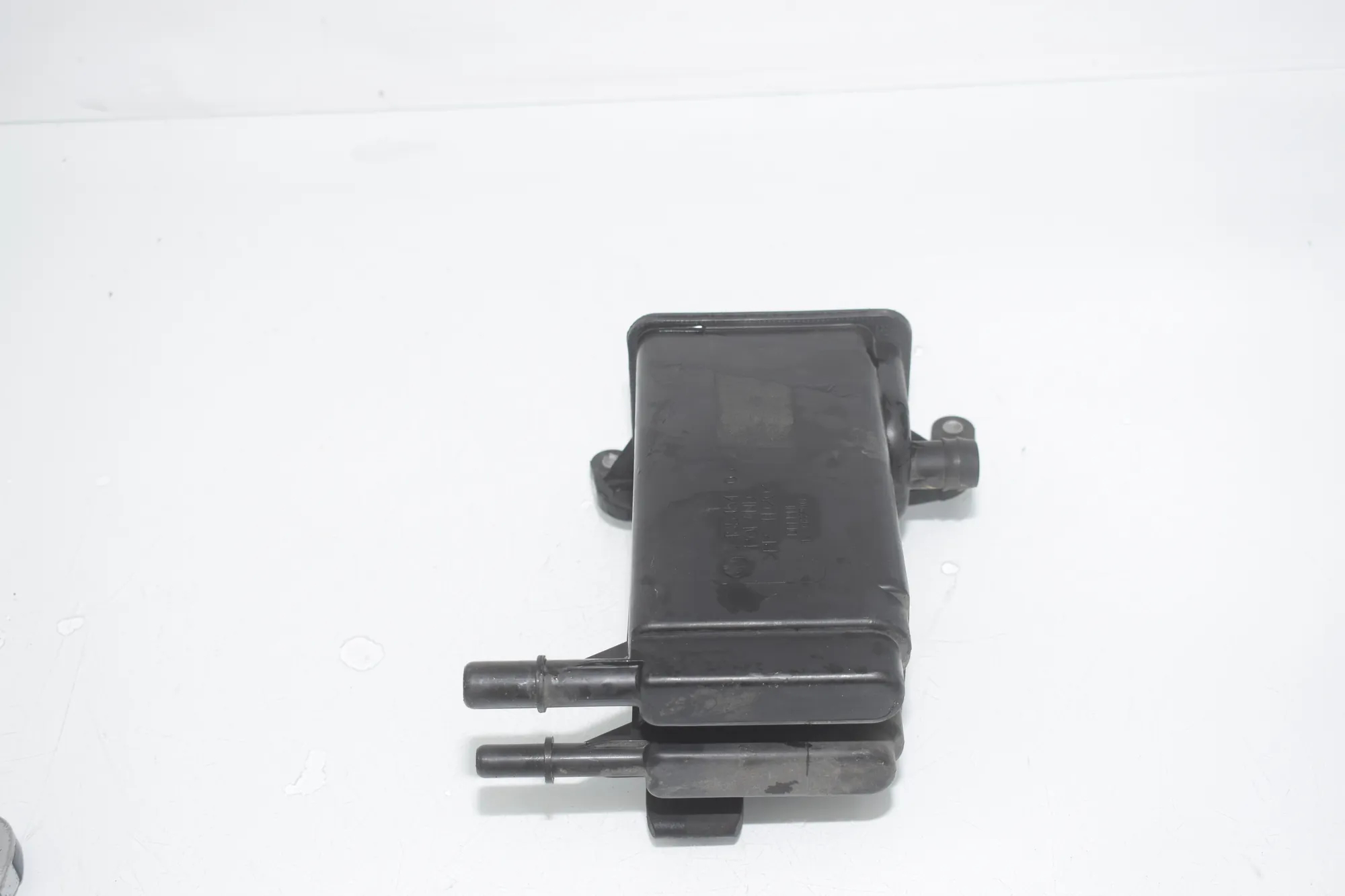Charcoal Container Filter – OEM 7185154 · BMW 7 (F01, F02) 750 i 2010