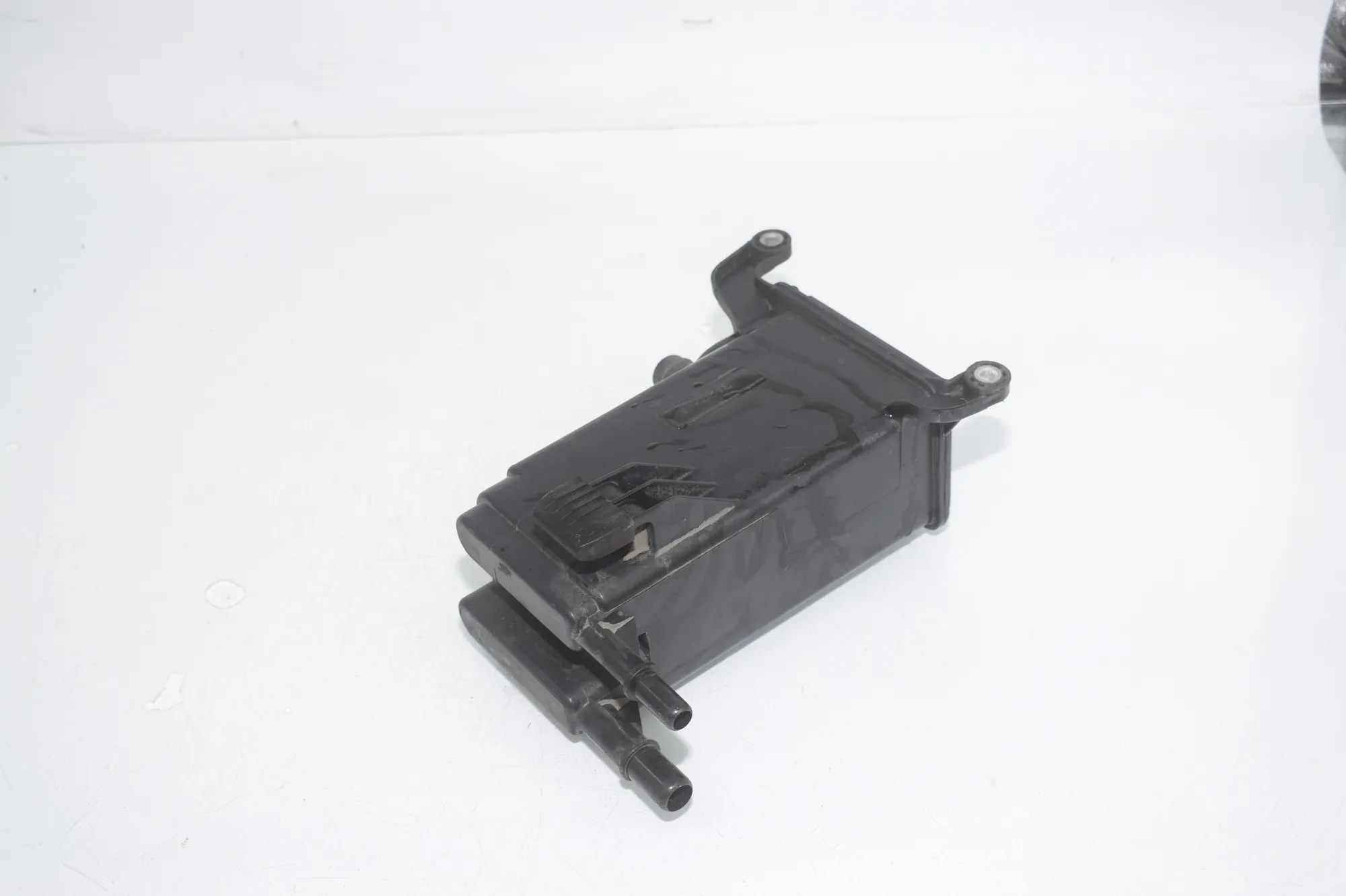Charcoal Container Filter – OEM 7185154 · BMW 7 (F01, F02) 750 i 2010 – 3