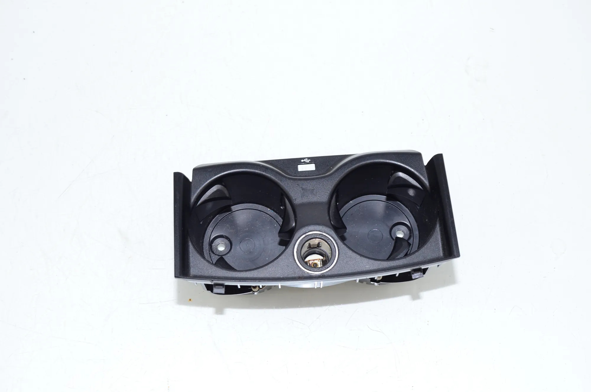 Cup Holder – OEM 6801508 · BMW 5 Touring (G31) (2017 - -) 520 d 2019 – 2