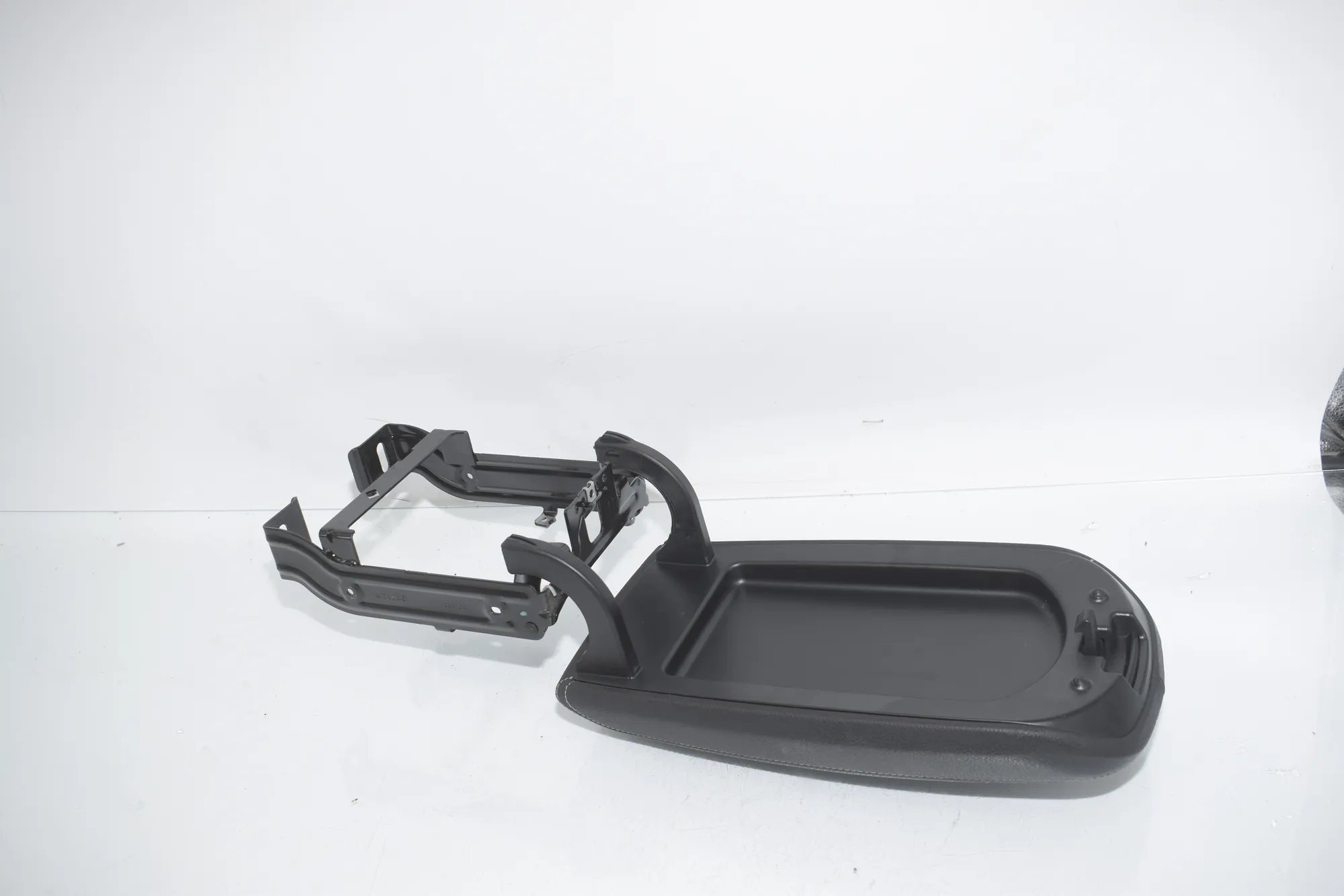 Armrest – OEM 9204246 · BMW X3 (F25) xDrive 30 d 2014 – 3