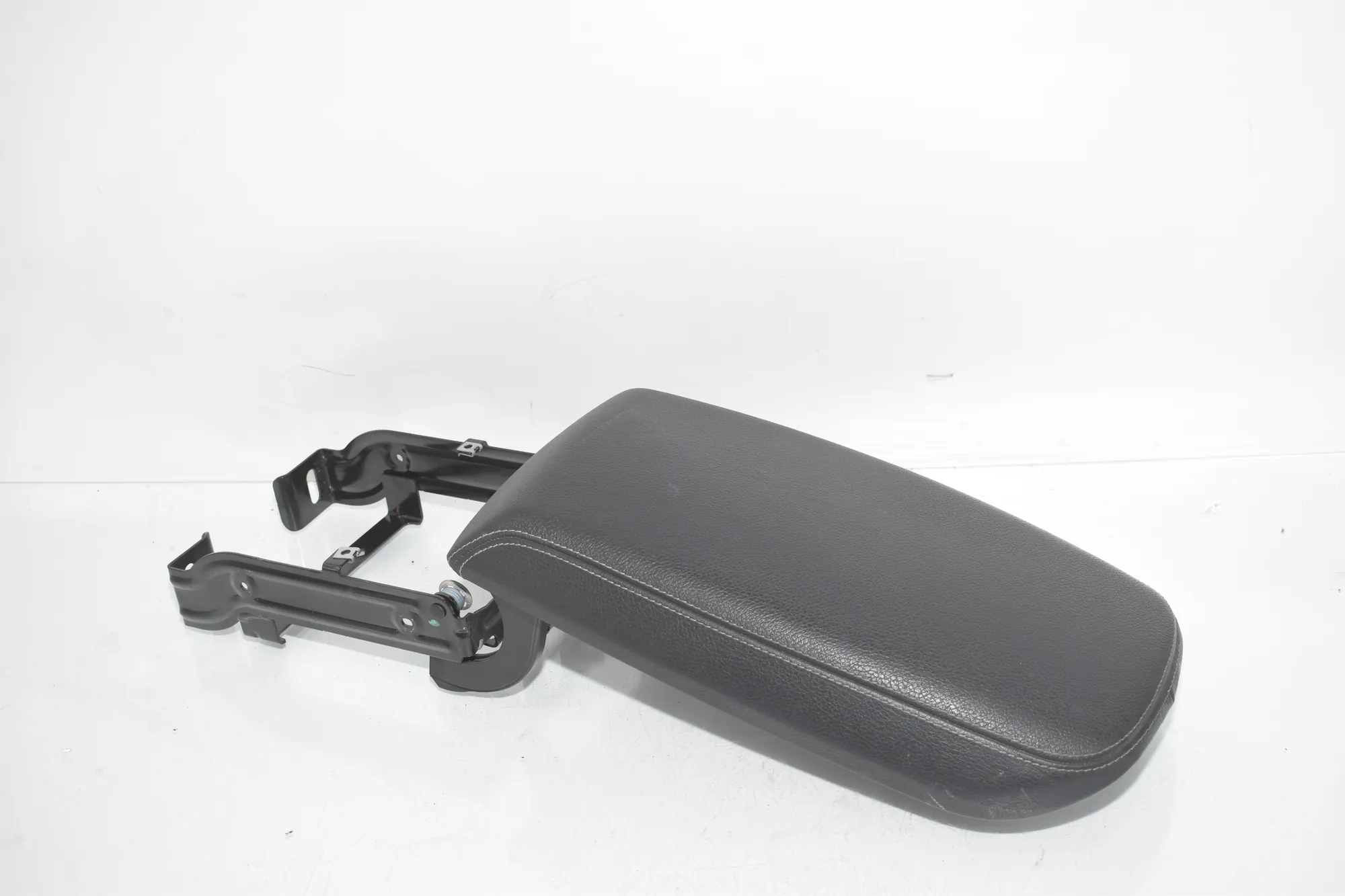 Armrest – OEM 9204246 · BMW X3 (F25) xDrive 30 d 2014 – 2