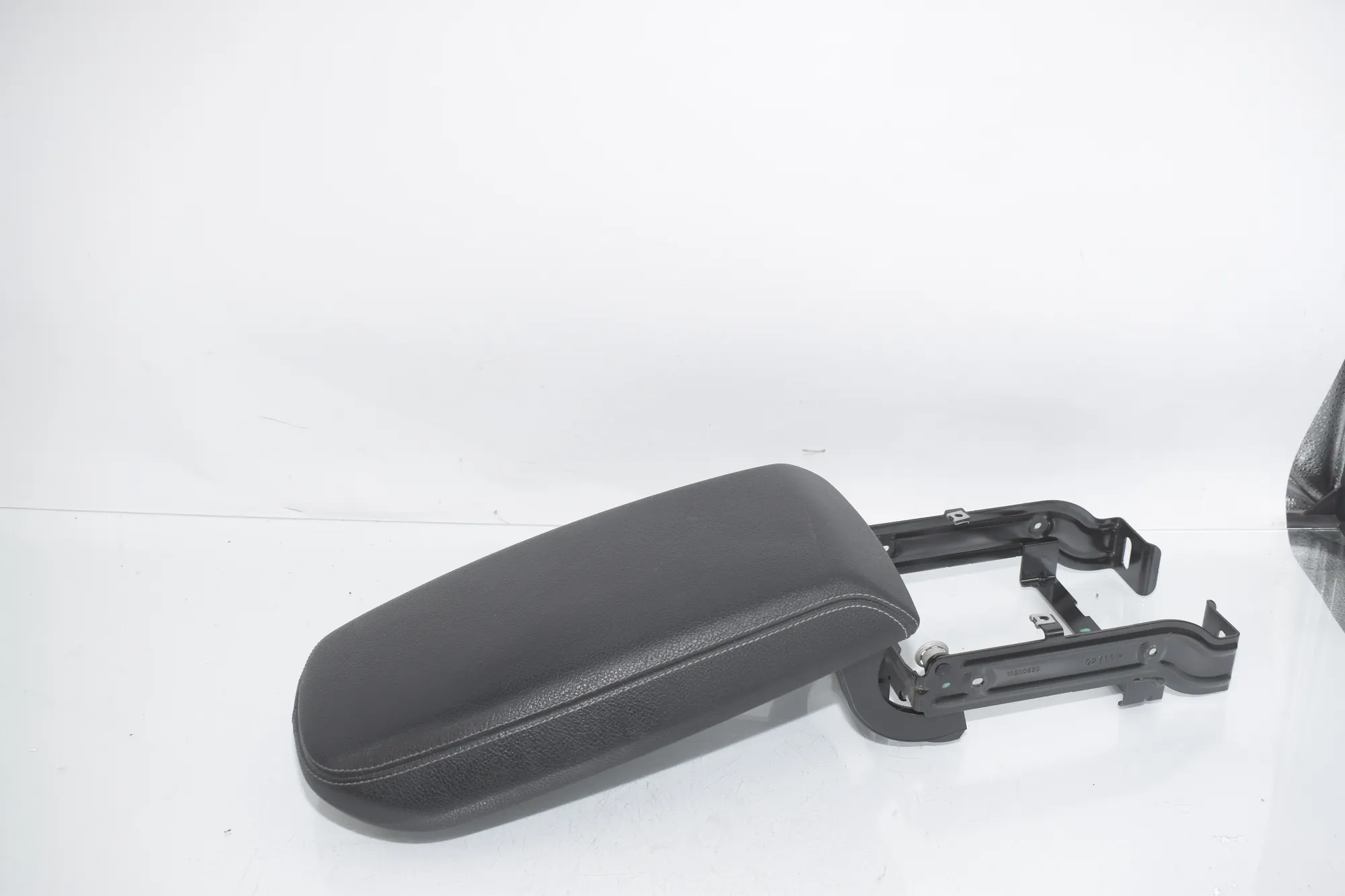 Armrest – OEM 9204246 · BMW X3 (F25) xDrive 30 d 2014