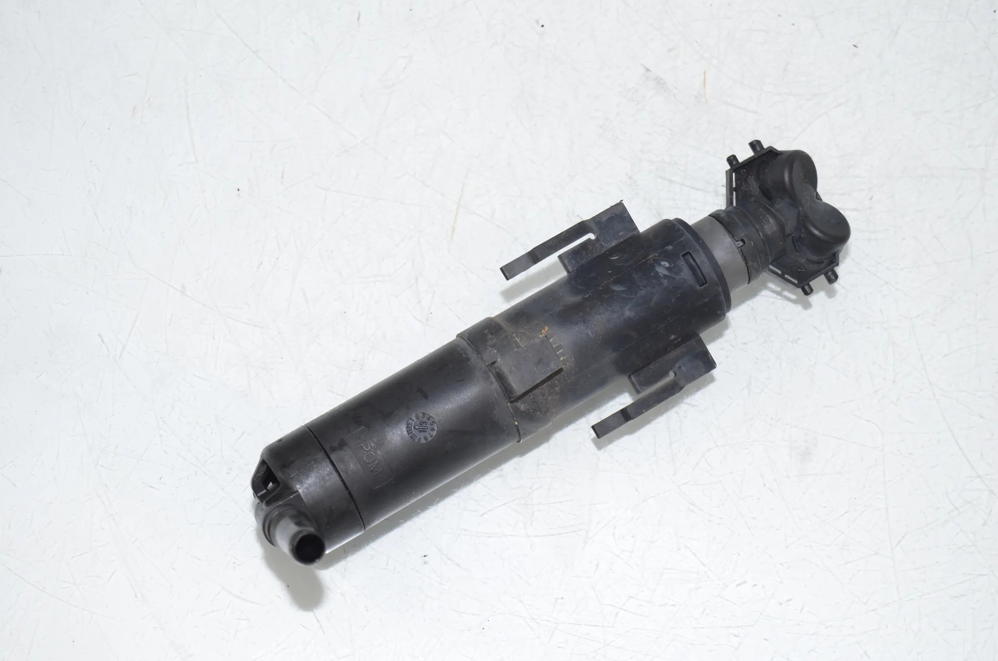 Right Headlight Washer Pump – OEM 7251640 · BMW X3 (F25) xDrive 30 d 2014 – 4