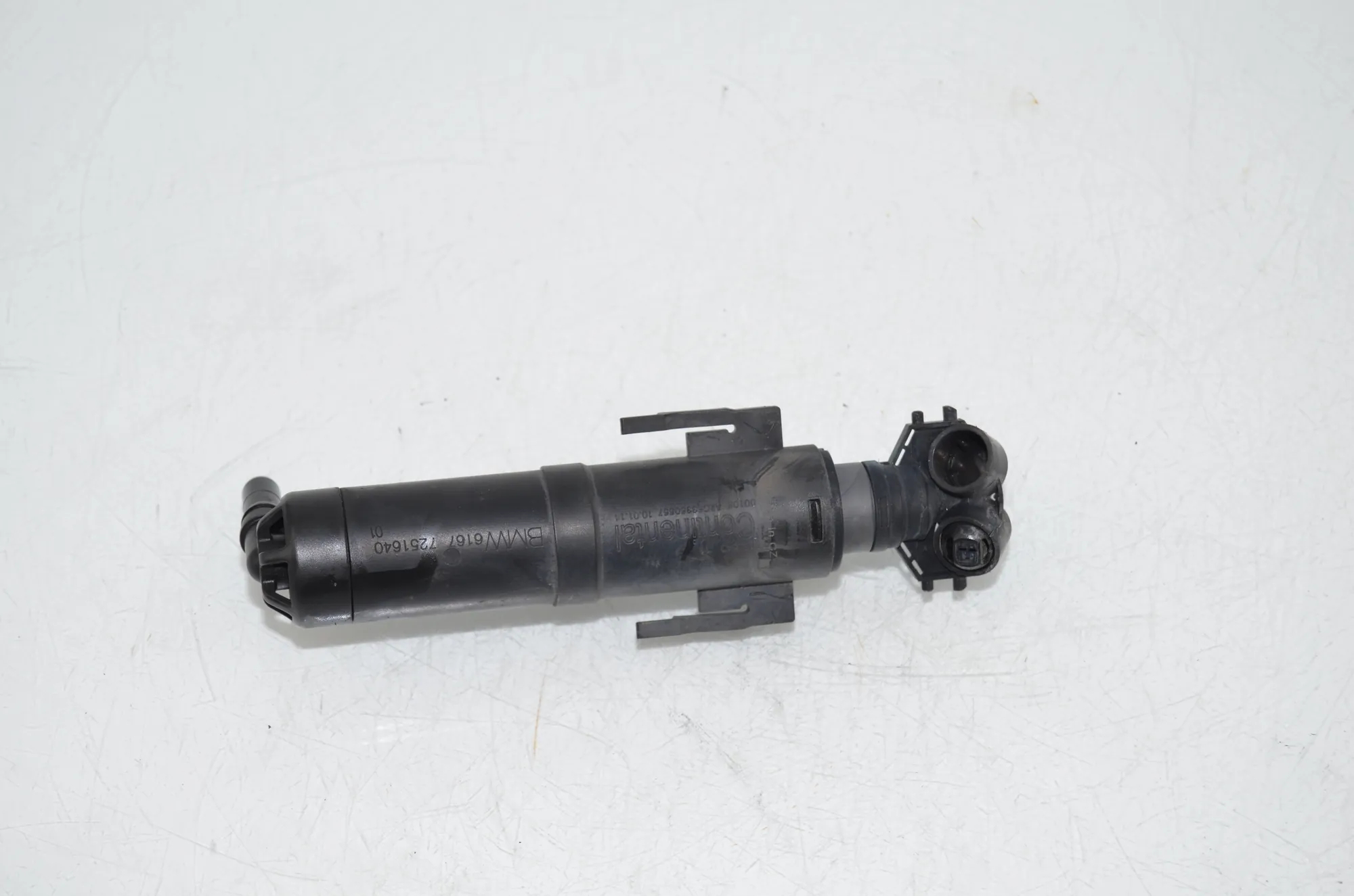 Right Headlight Washer Pump – OEM 7251640 · BMW X3 (F25) xDrive 30 d 2014