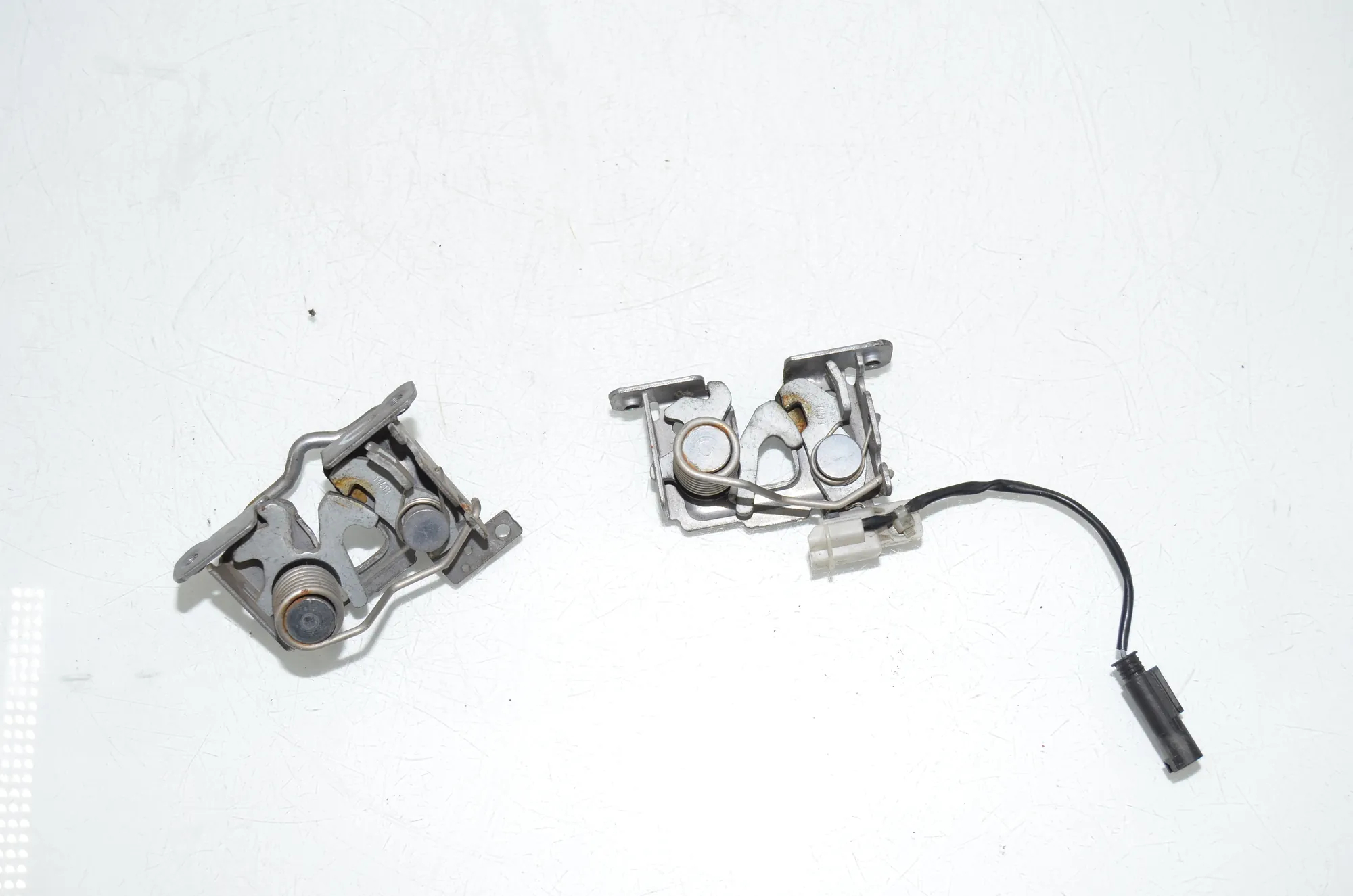 Bonnet Lock – OEM 7224883 · BMW X3 (F25) xDrive 30 d 2014 – 3