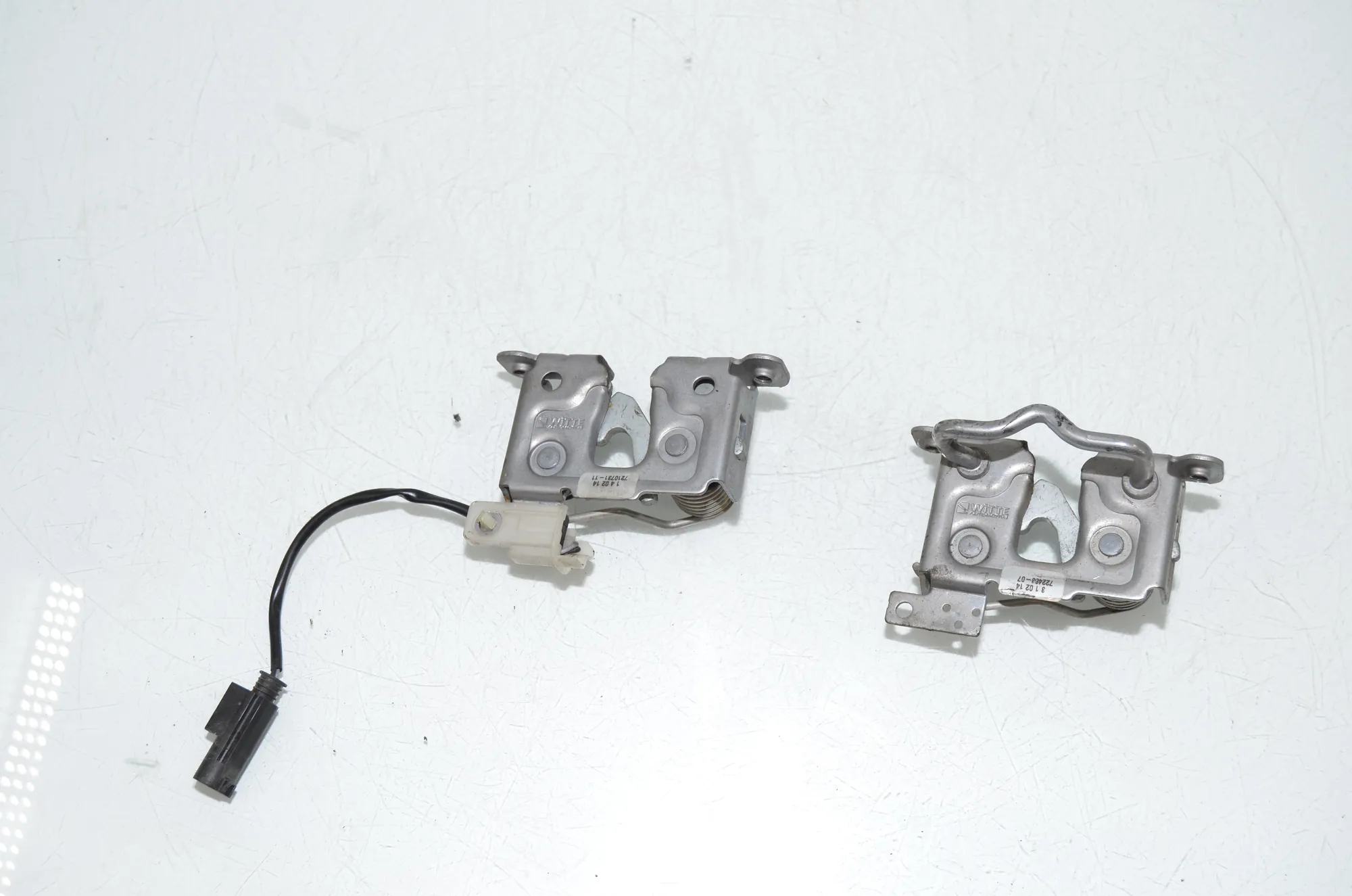 Bonnet Lock – OEM 7224883 · BMW X3 (F25) xDrive 30 d 2014