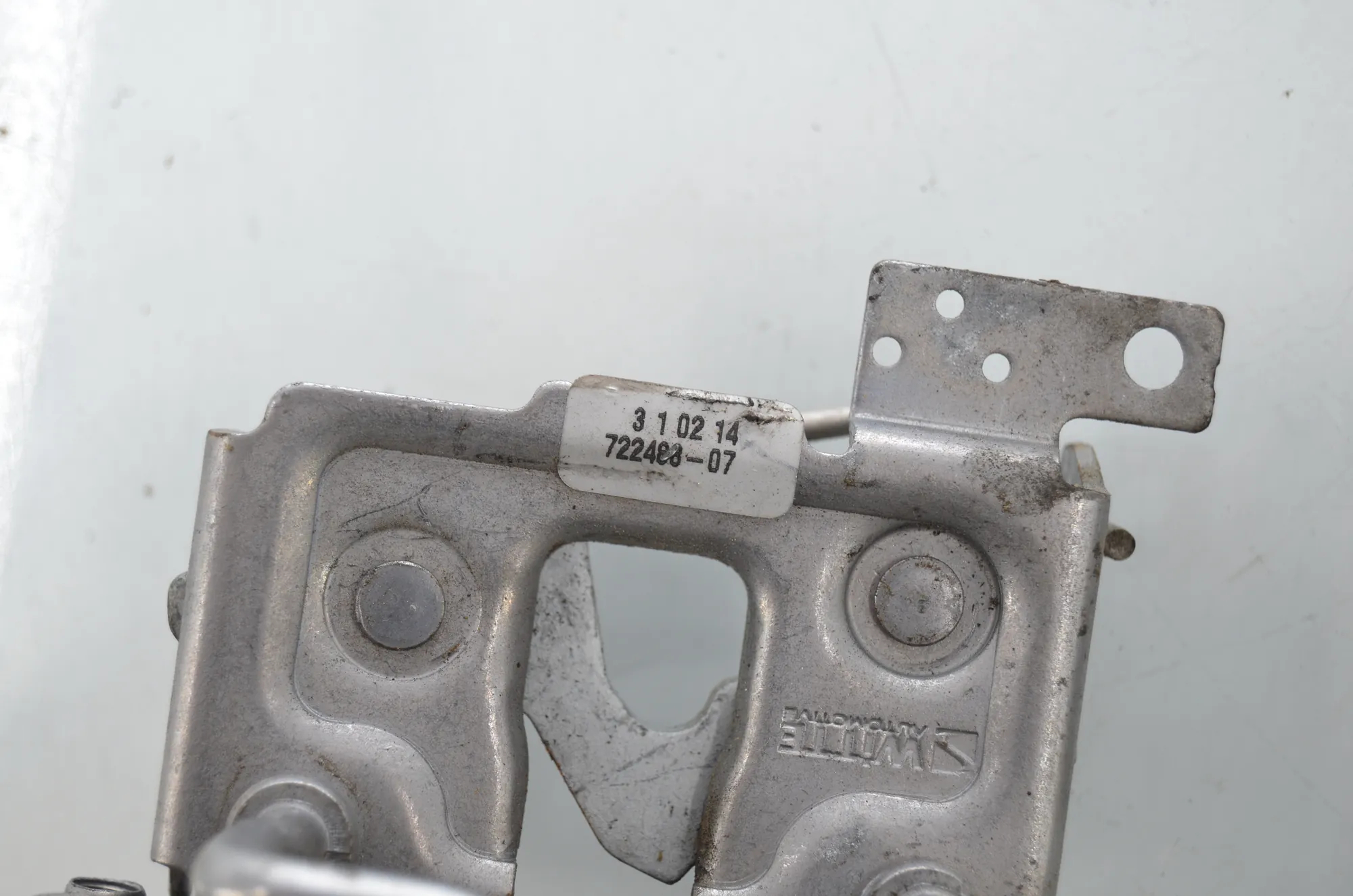 Bonnet Lock – OEM 7224883 · BMW X3 (F25) xDrive 30 d 2014 – 4