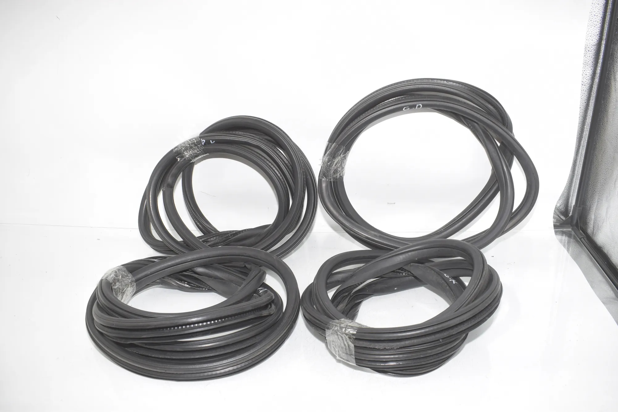 Front Left Door Seal Rubber – OEM 7300242 · BMW X3 (F25) xDrive 30 d 2014