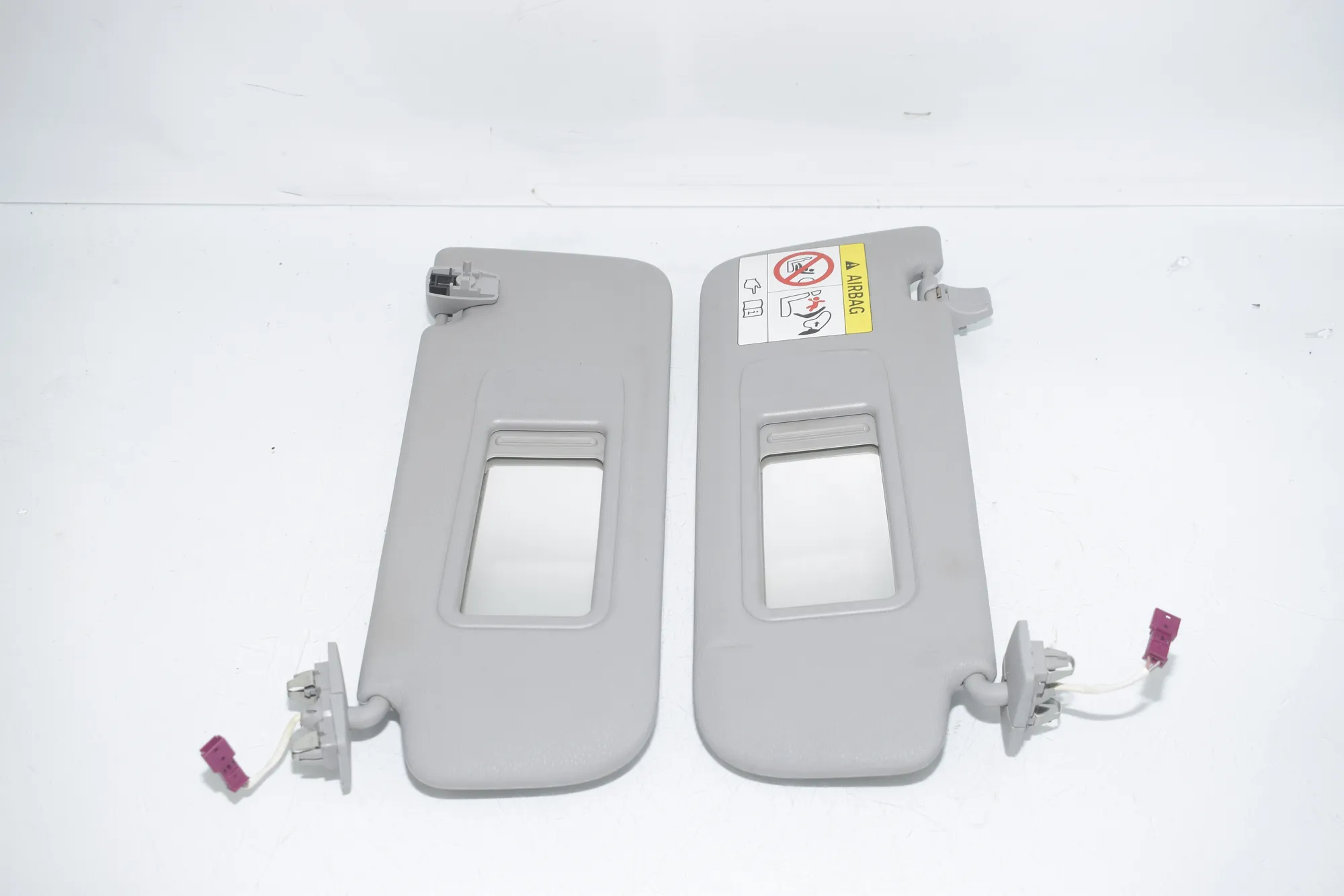 Left Side Sun Visor – OEM 7379507 · BMW X3 (F25) xDrive 30 d 2014