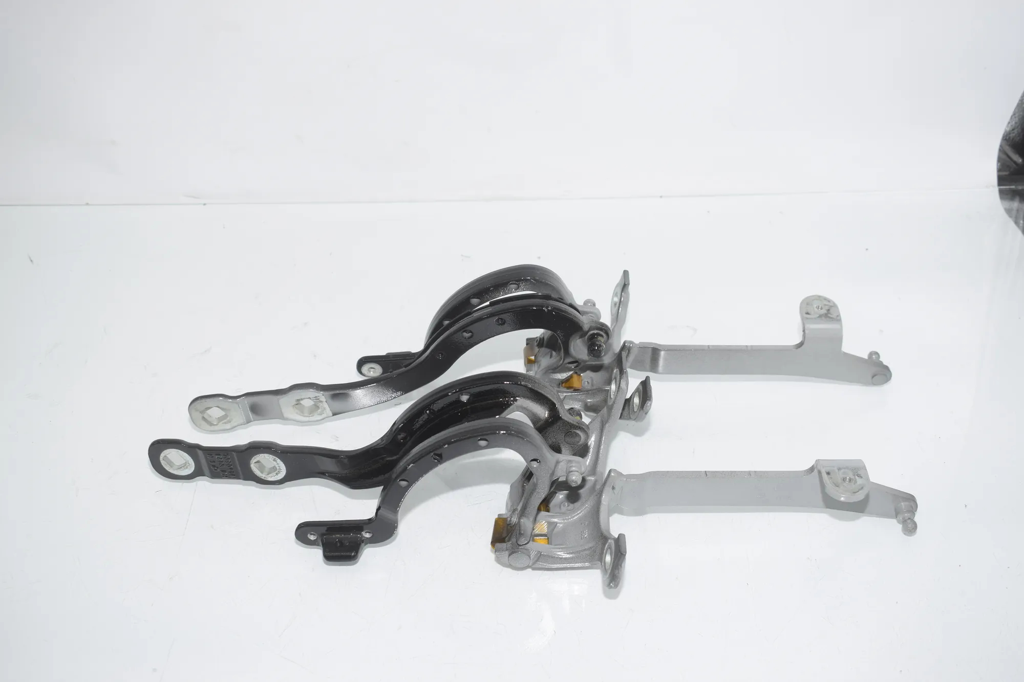 Left Side Bootlid Hinge – OEM 7390414 · BMW 5 Touring (G31) (2017 - -) 520 d 2019