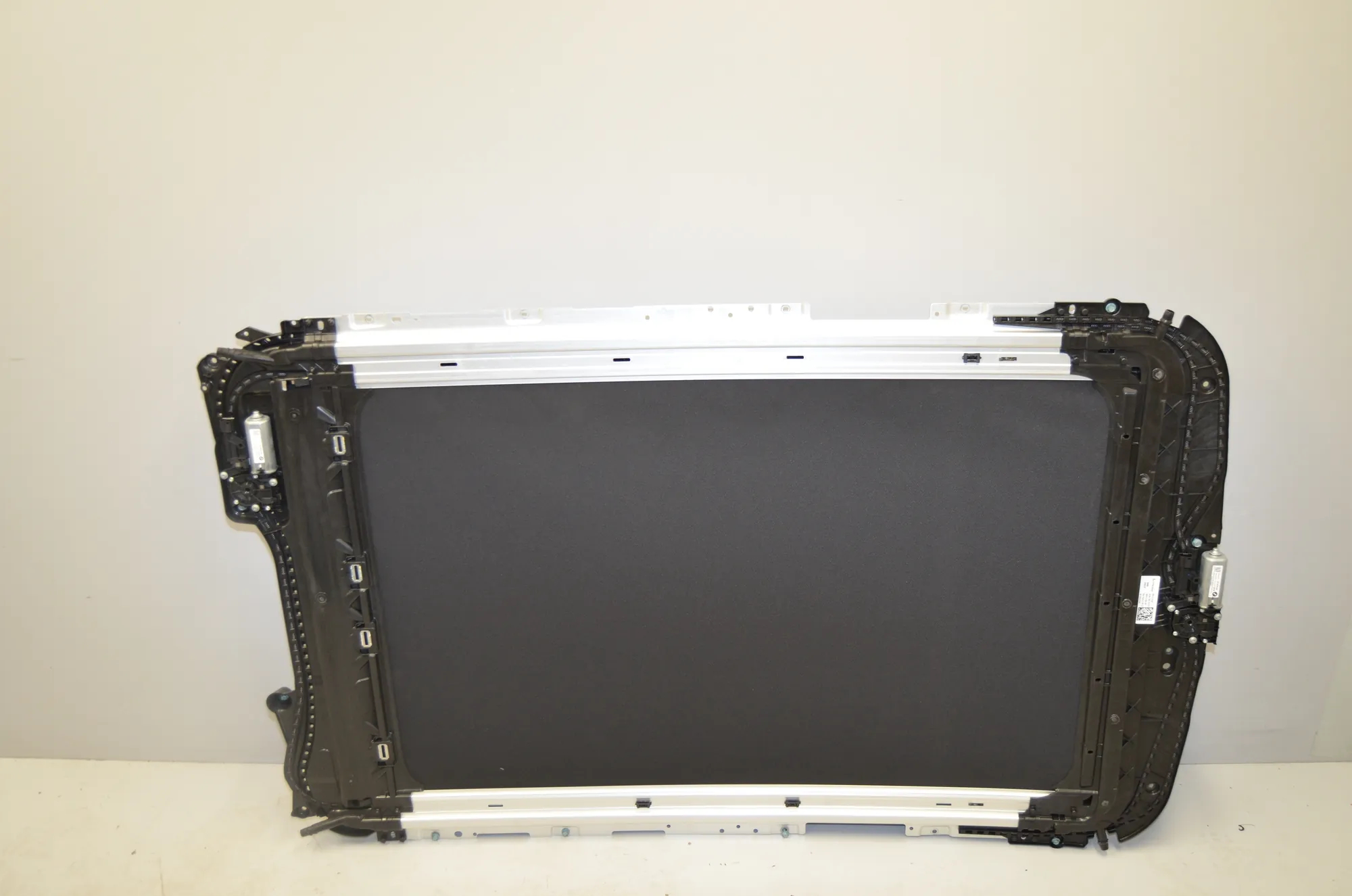 Sunroof – OEM 9466080 · BMW X1 (U11) BMW X1 (U11) BMW X1 (U11) IX1 2024