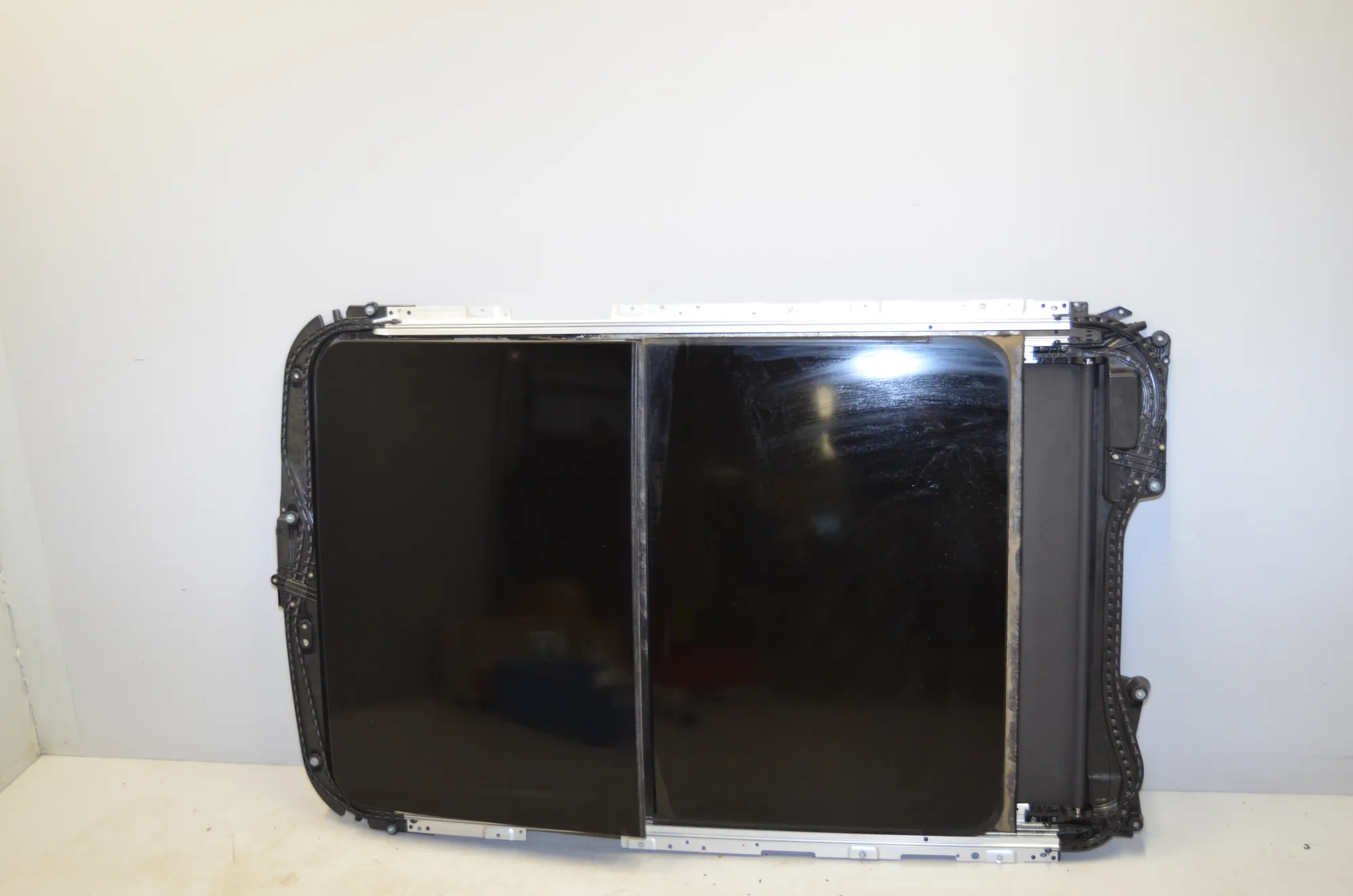 Sunroof – OEM 9466080 · BMW X1 (U11) BMW X1 (U11) BMW X1 (U11) IX1 2024 – 4