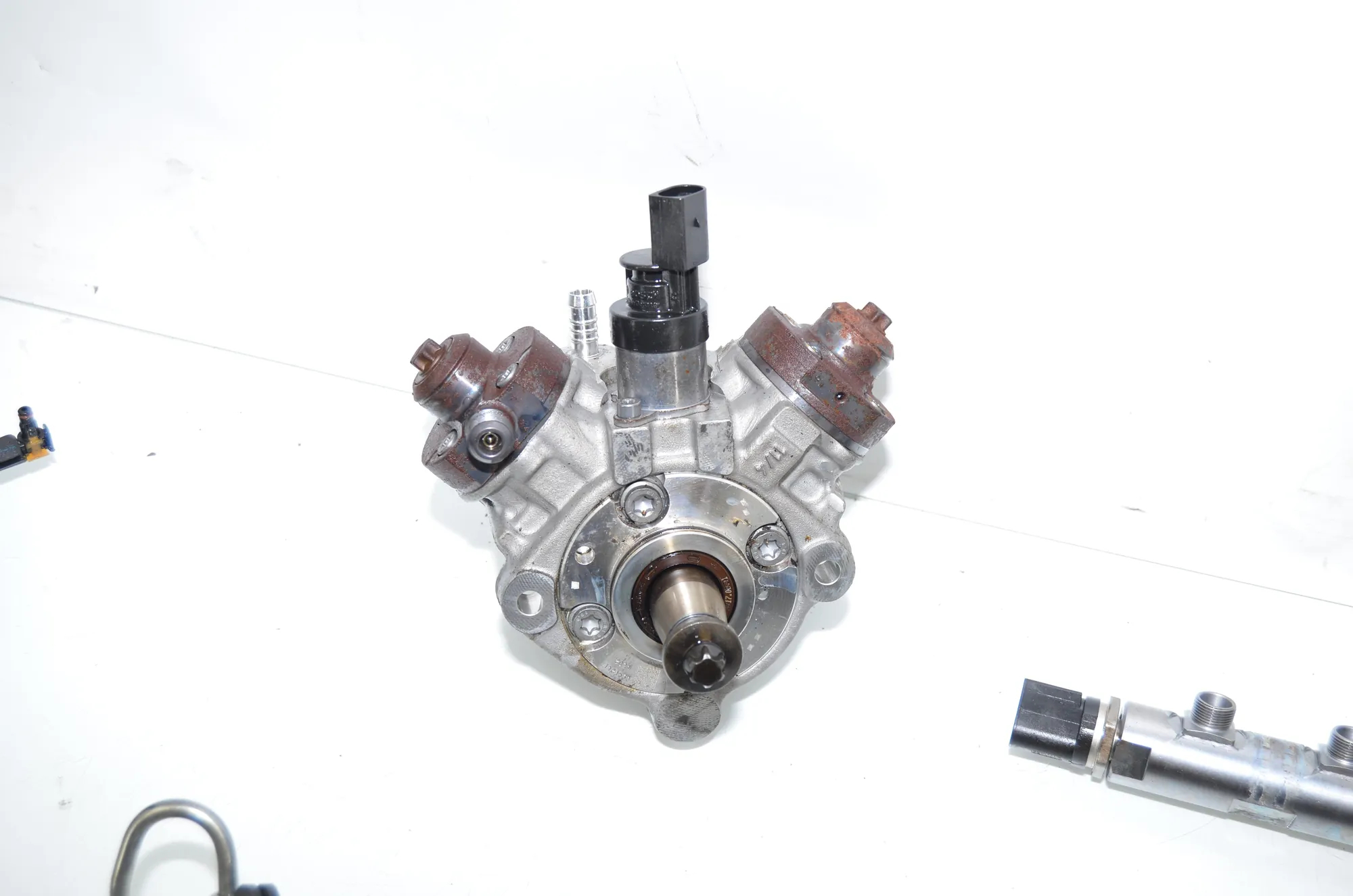 Fuel System – OEM 8576298 · BMW 5 Touring (F11) 530 d xDrive 2011 – 7