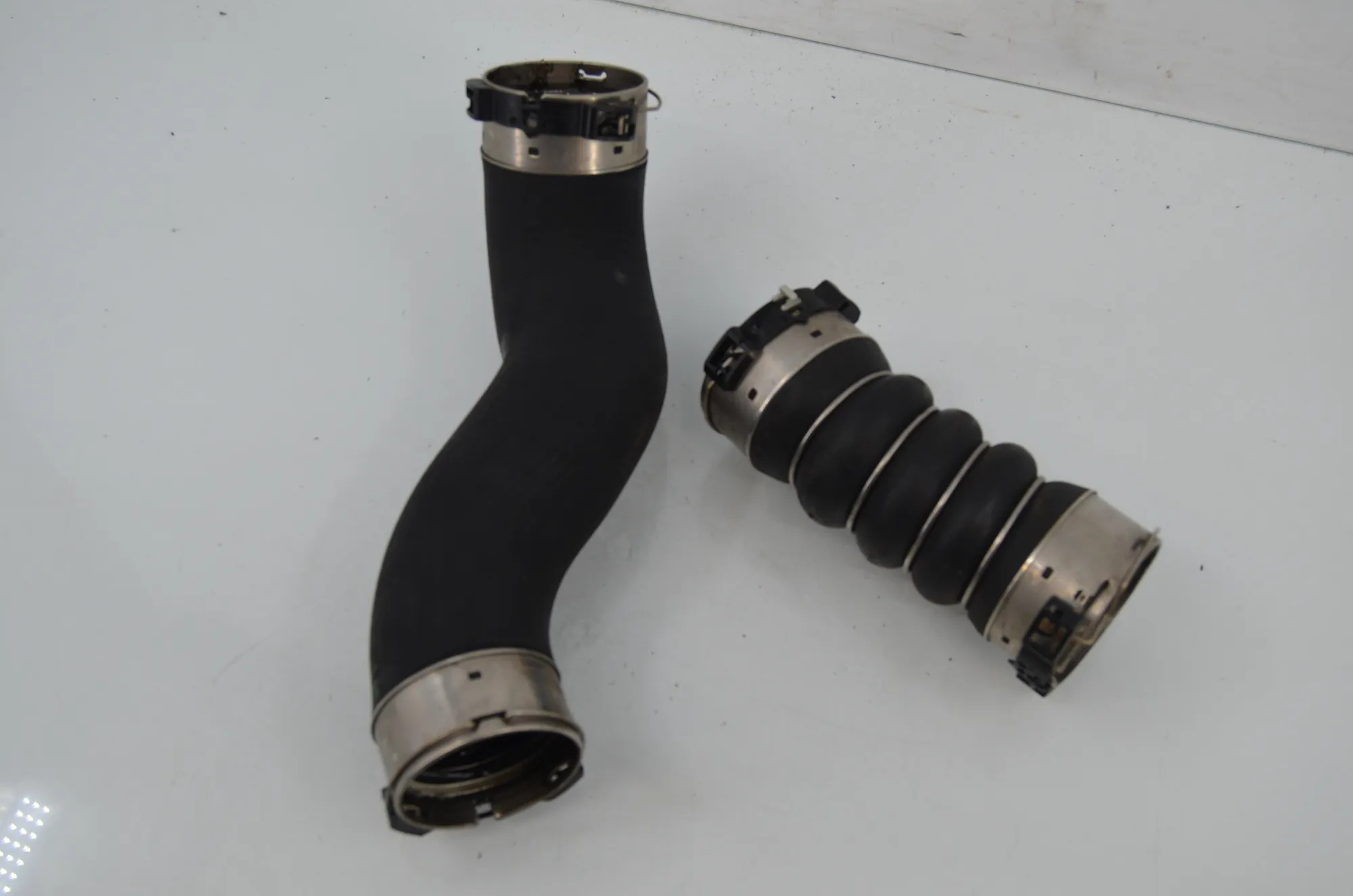 Intercooler Hose Pipe – OEM 8516509 · BMW 5 Touring (F11) 530 d 2013 – 3
