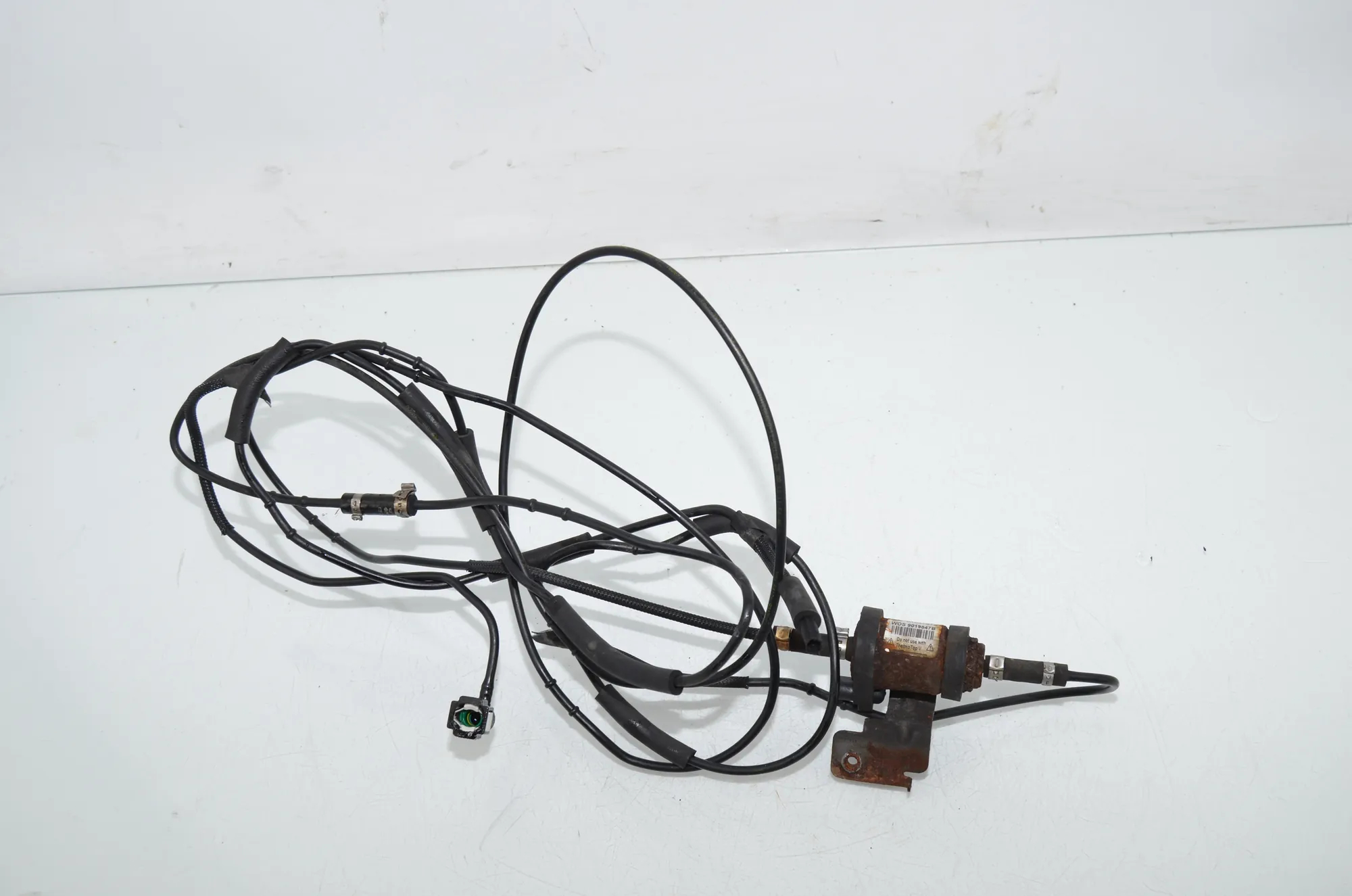 Webasto Heater Pump – OEM 9019847 · BMW 5 Touring (F11) 530 d 2013 – 3