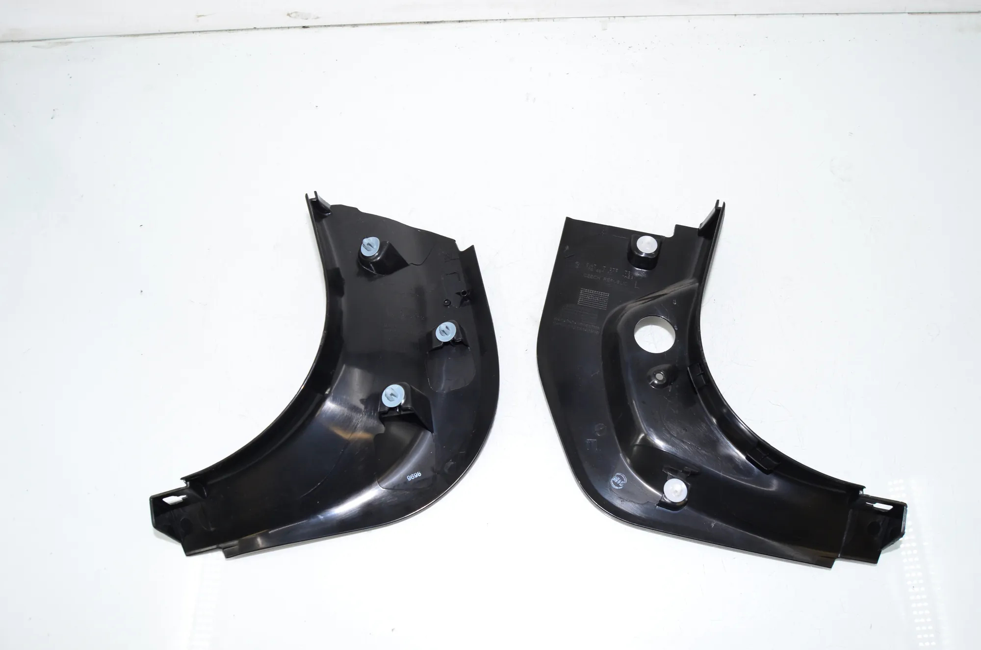 Front Right Interior Step Trim – OEM 7375732 · BMW 5 Touring (G31) (2017 - -) 520 d 2019 – 3
